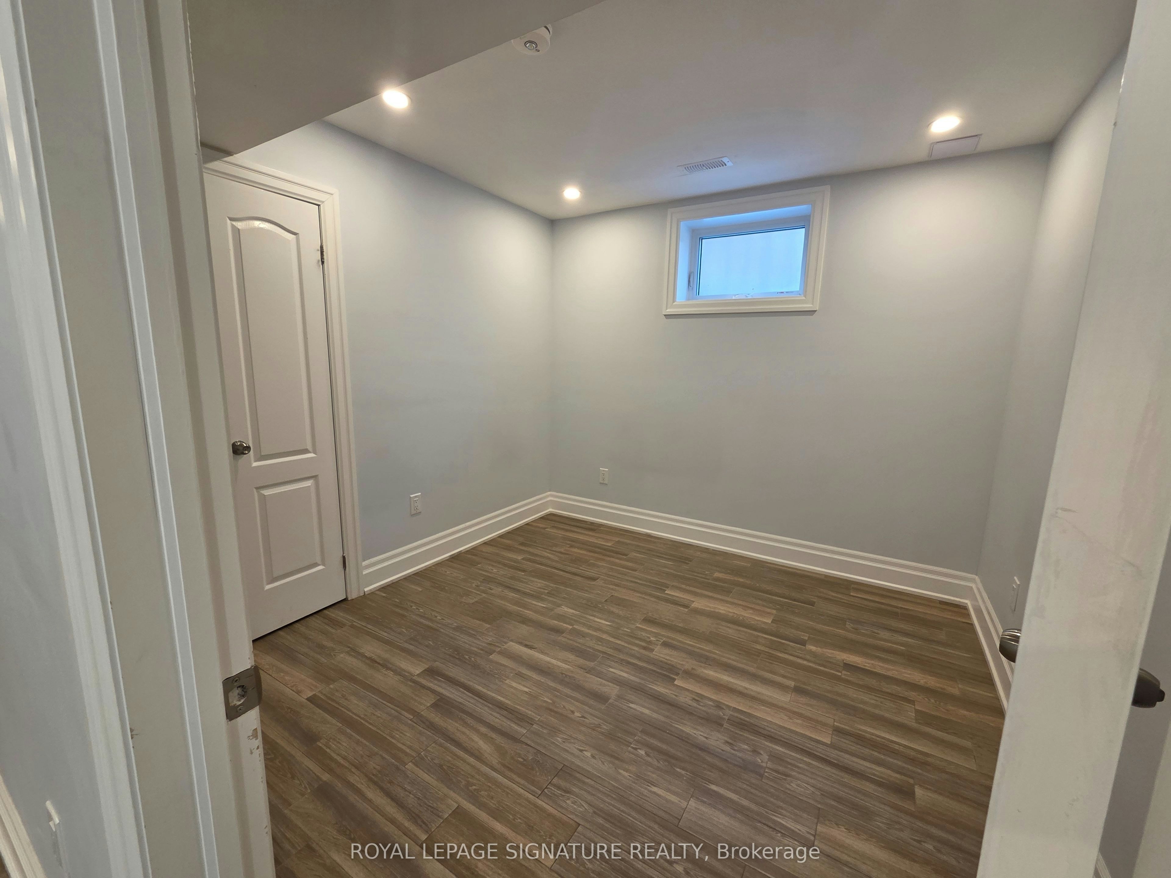 Lower-33 Ingleside Drive, Toronto, ON, M3K 1V2 - 6