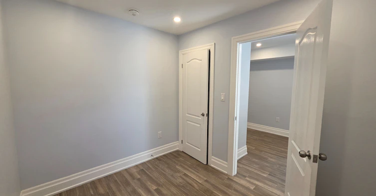 Lower-33 Ingleside Drive, Toronto, ON, M3K 1V2 - 5