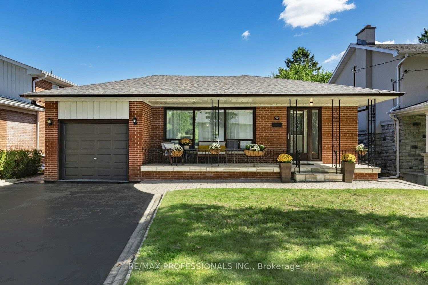 97 Freemont Avenue, Toronto, ON, M9P 2X1