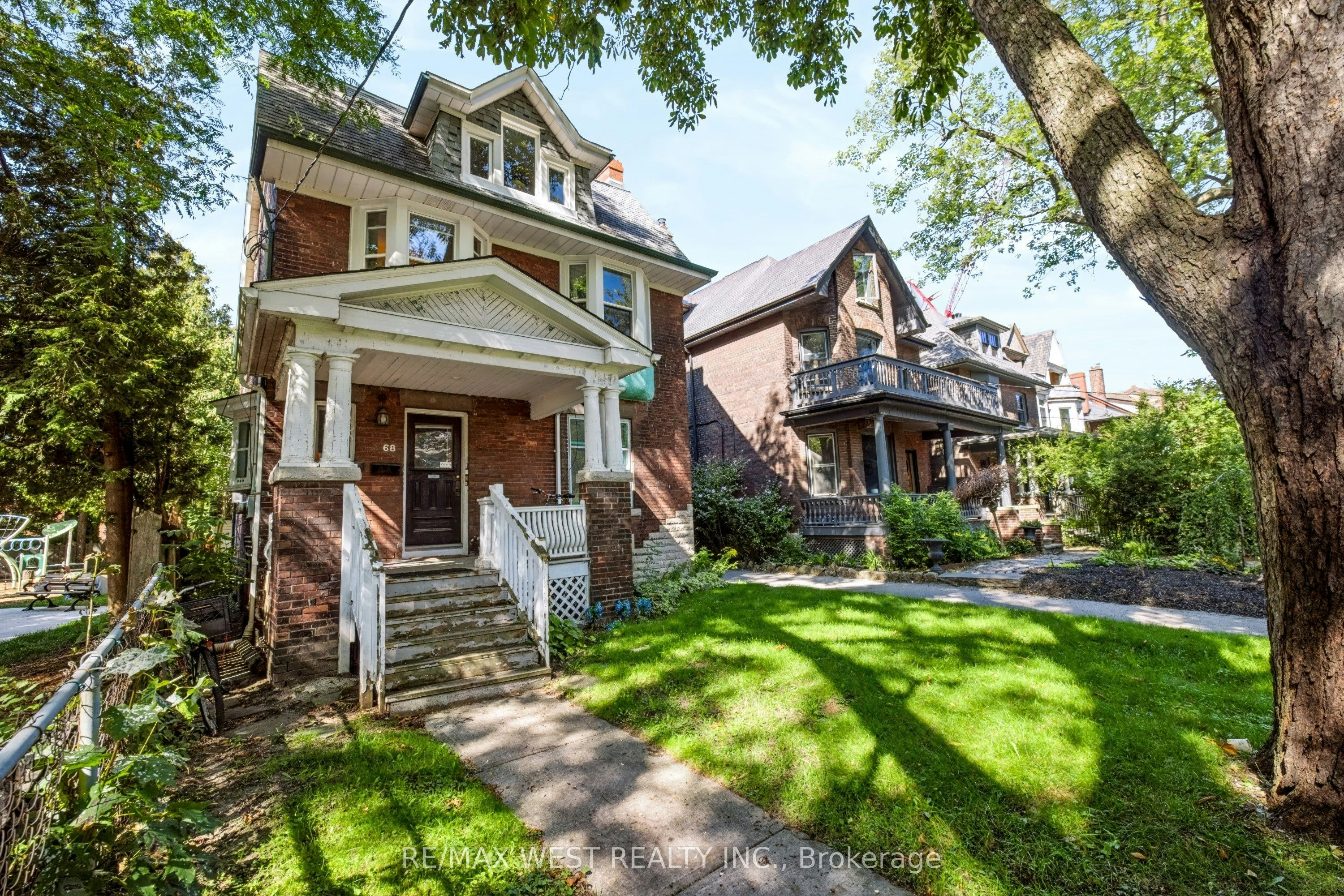 68 Beaty Avenue, Toronto, ON, M6K 3B4
