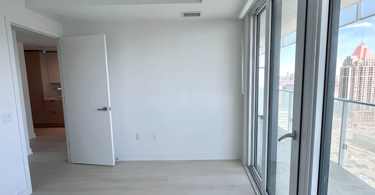 2202-3900 Confederation Parkway, Mississauga, ON, L5B 0M3 - 10