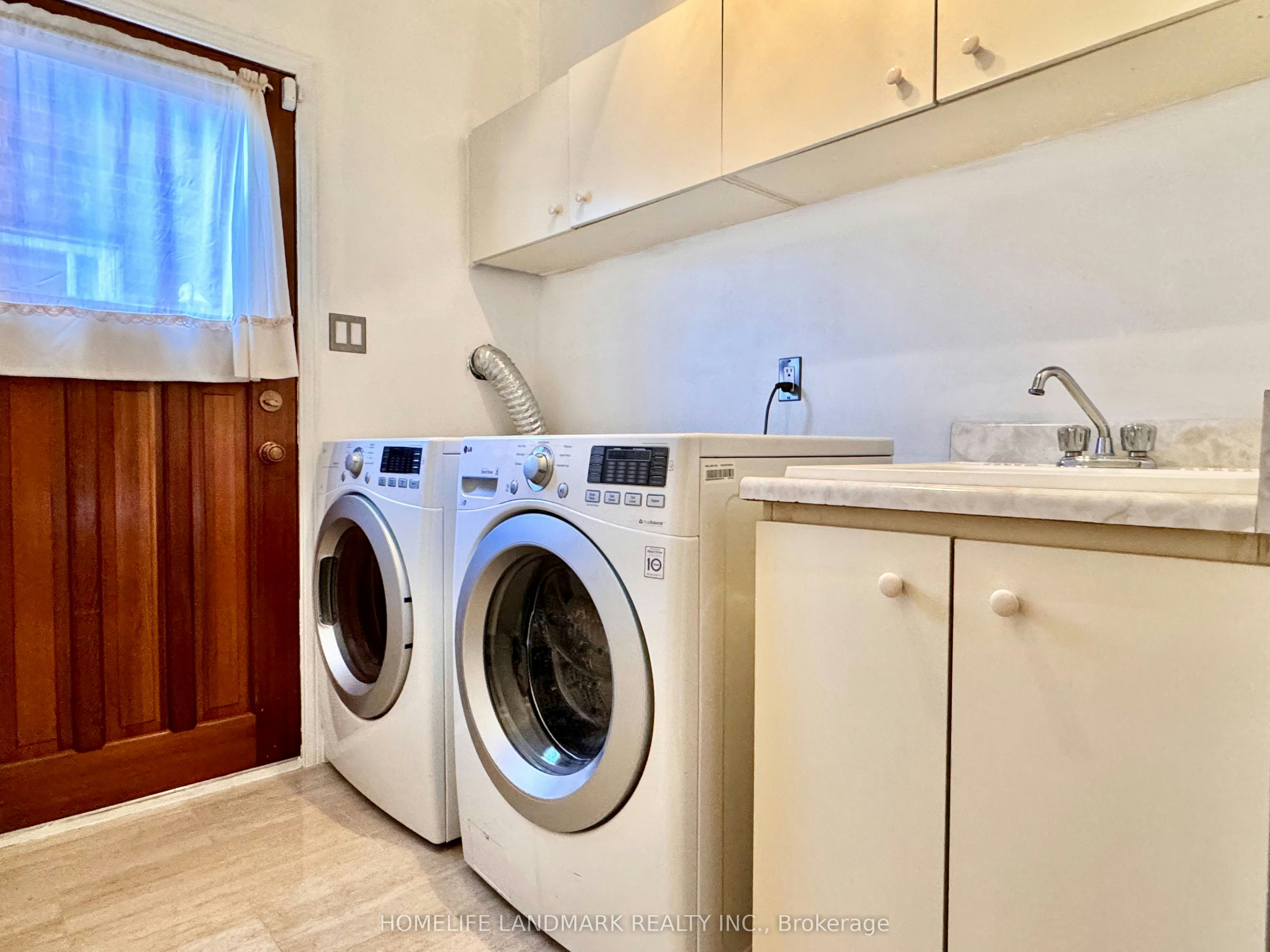 1049 Wetherby Lane E, Mississauga, ON, L4W 4R9 - 11