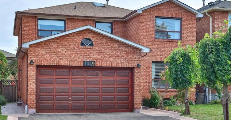 1049 Wetherby Lane E, Mississauga, ON, L4W 4R9