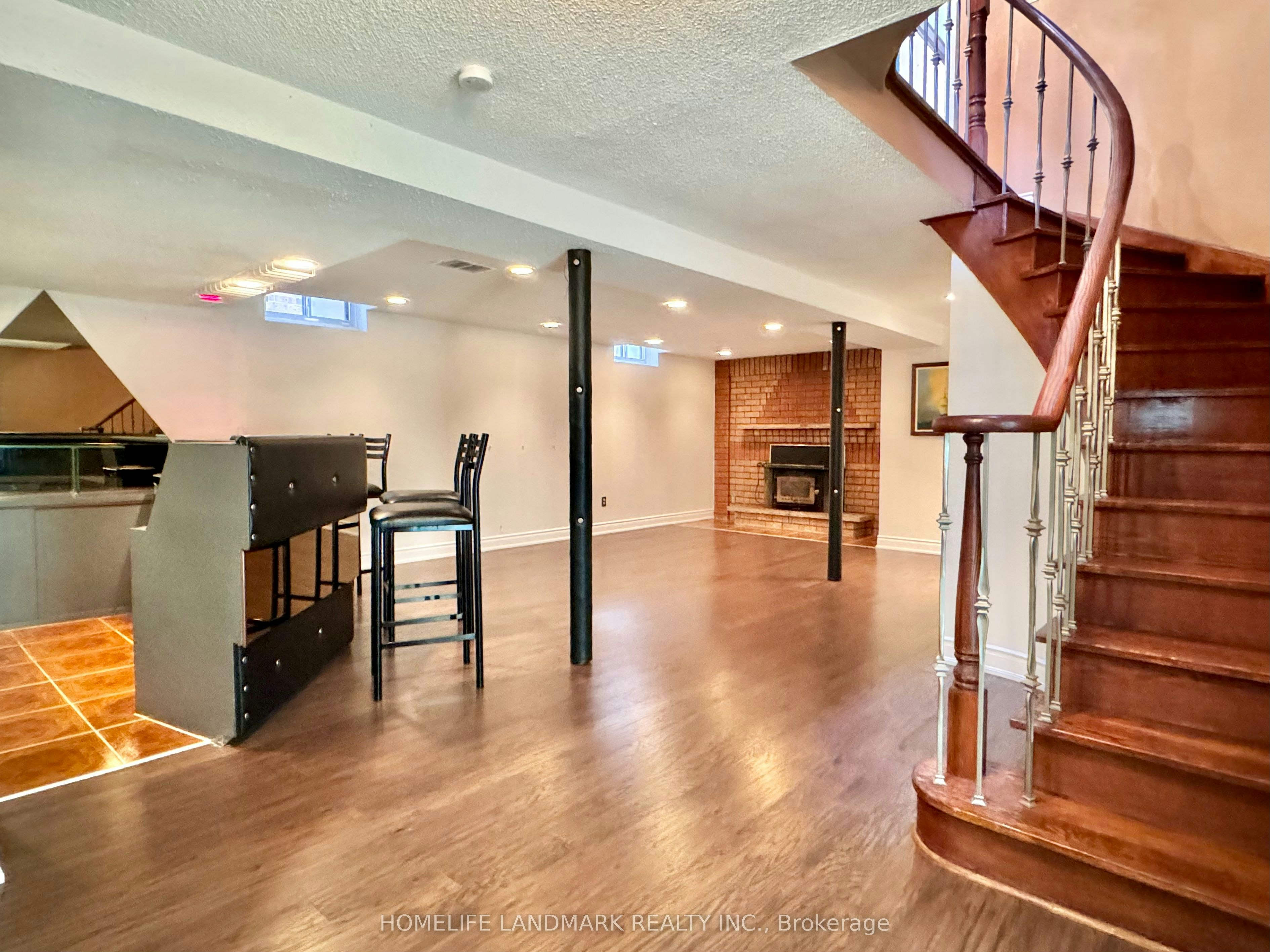 1049 Wetherby Lane E, Mississauga, ON, L4W 4R9 - 10