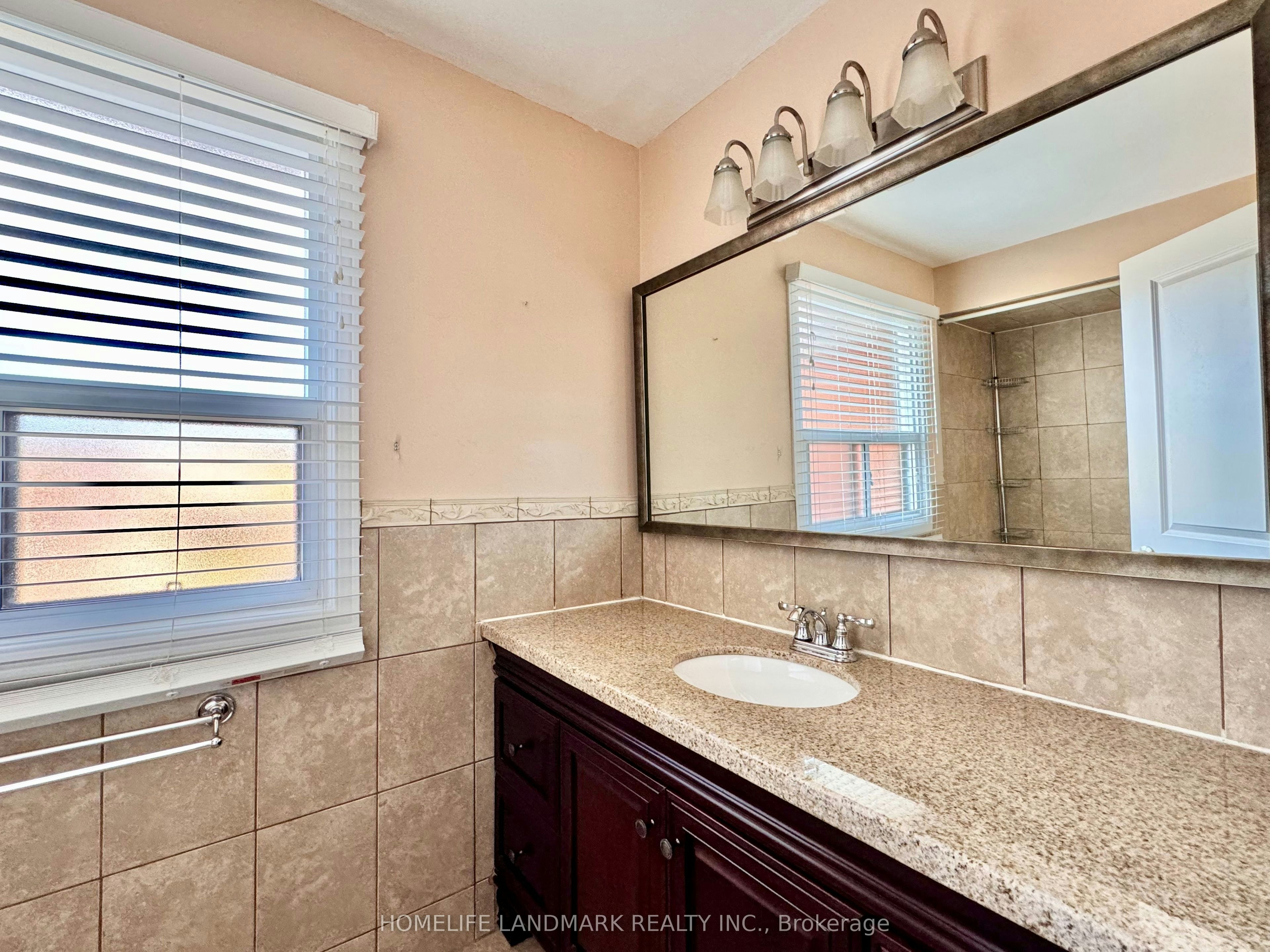 1049 Wetherby Lane E, Mississauga, ON, L4W 4R9 - 14