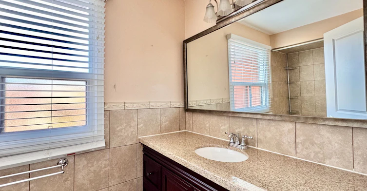 1049 Wetherby Lane E, Mississauga, ON, L4W 4R9 - 14