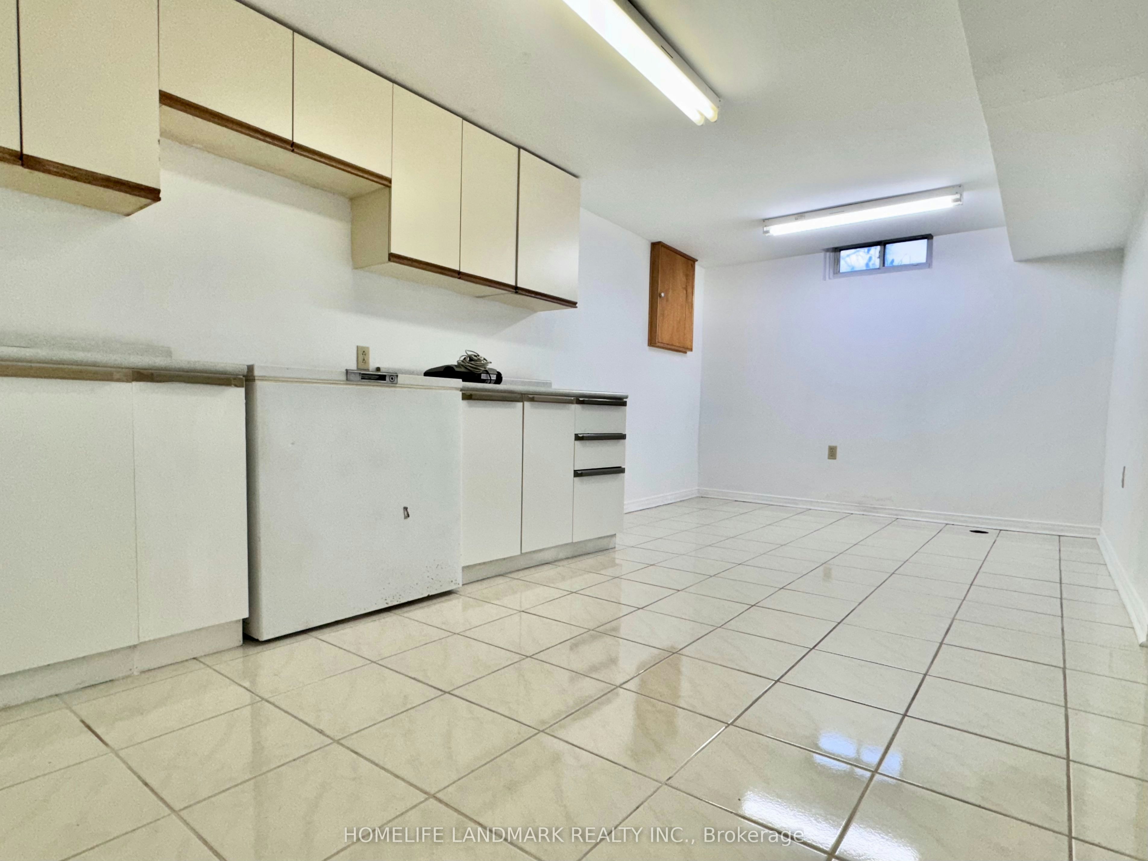 1049 Wetherby Lane E, Mississauga, ON, L4W 4R9 - 16