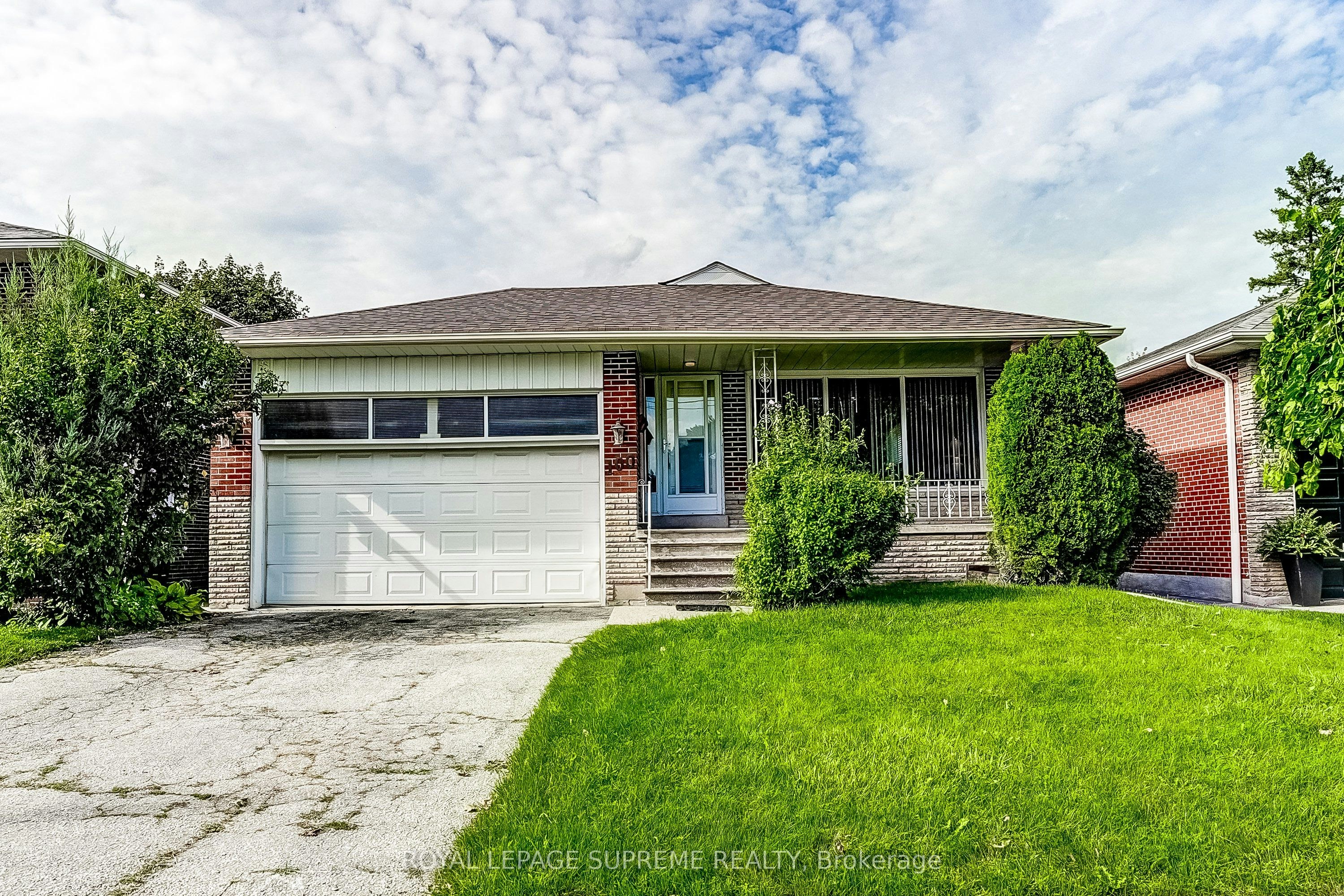 100 Summitcrest Drive, Toronto, ON, M9P 1H8