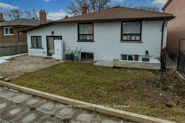 Lower-89 Chiswick Avenue, Toronto, ON, M6M 4V2 - 14