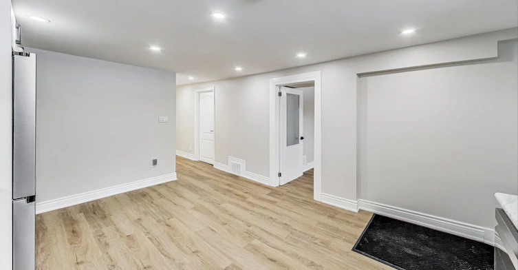 Lower-89 Chiswick Avenue, Toronto, ON, M6M 4V2 - 6
