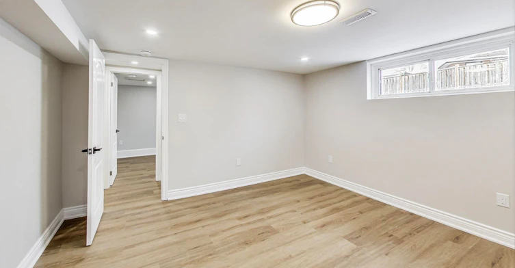 Lower-89 Chiswick Avenue, Toronto, ON, M6M 4V2 - 3