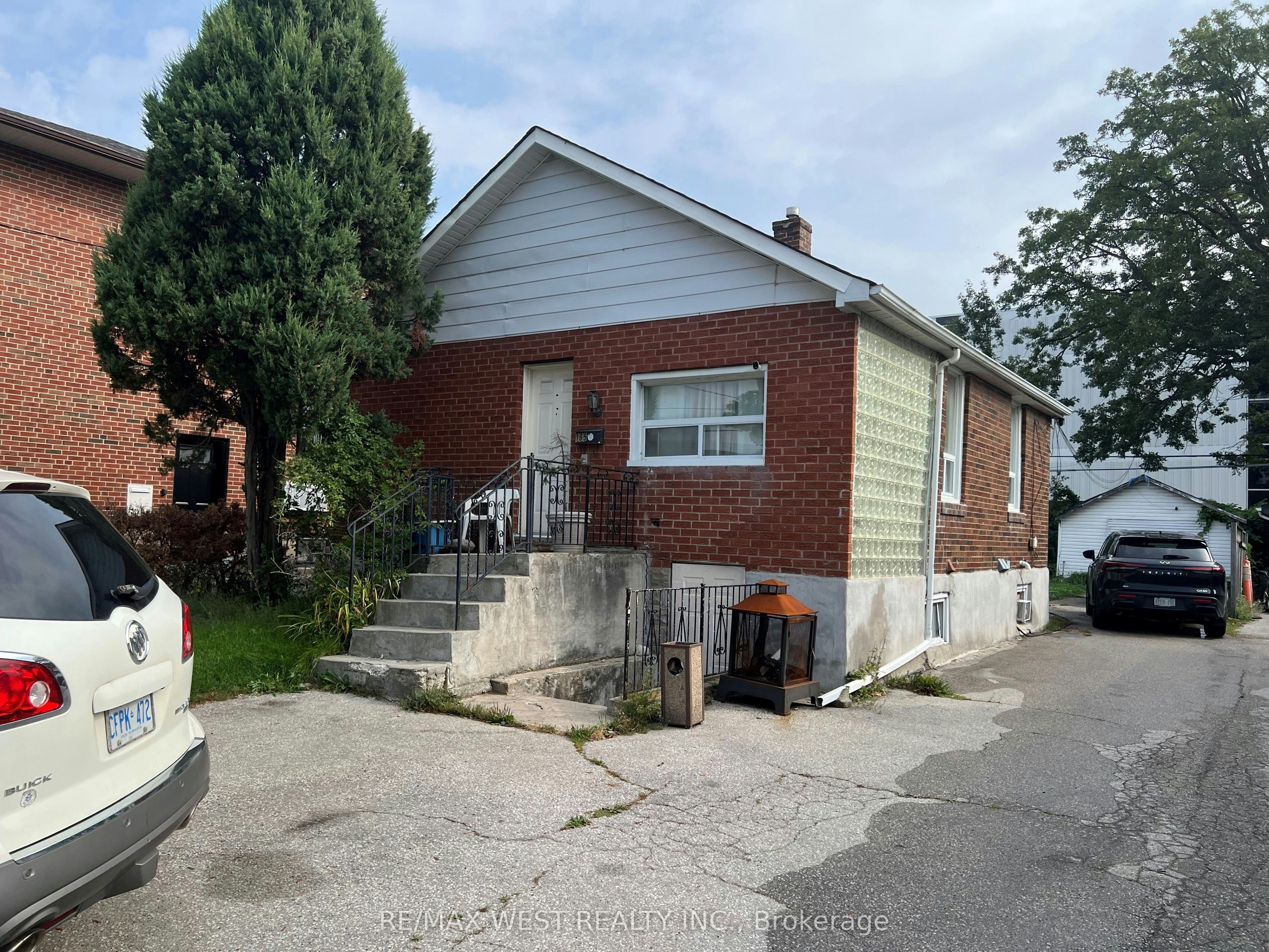 165 Thirtieth Street, Toronto, ON, M8W 3C3