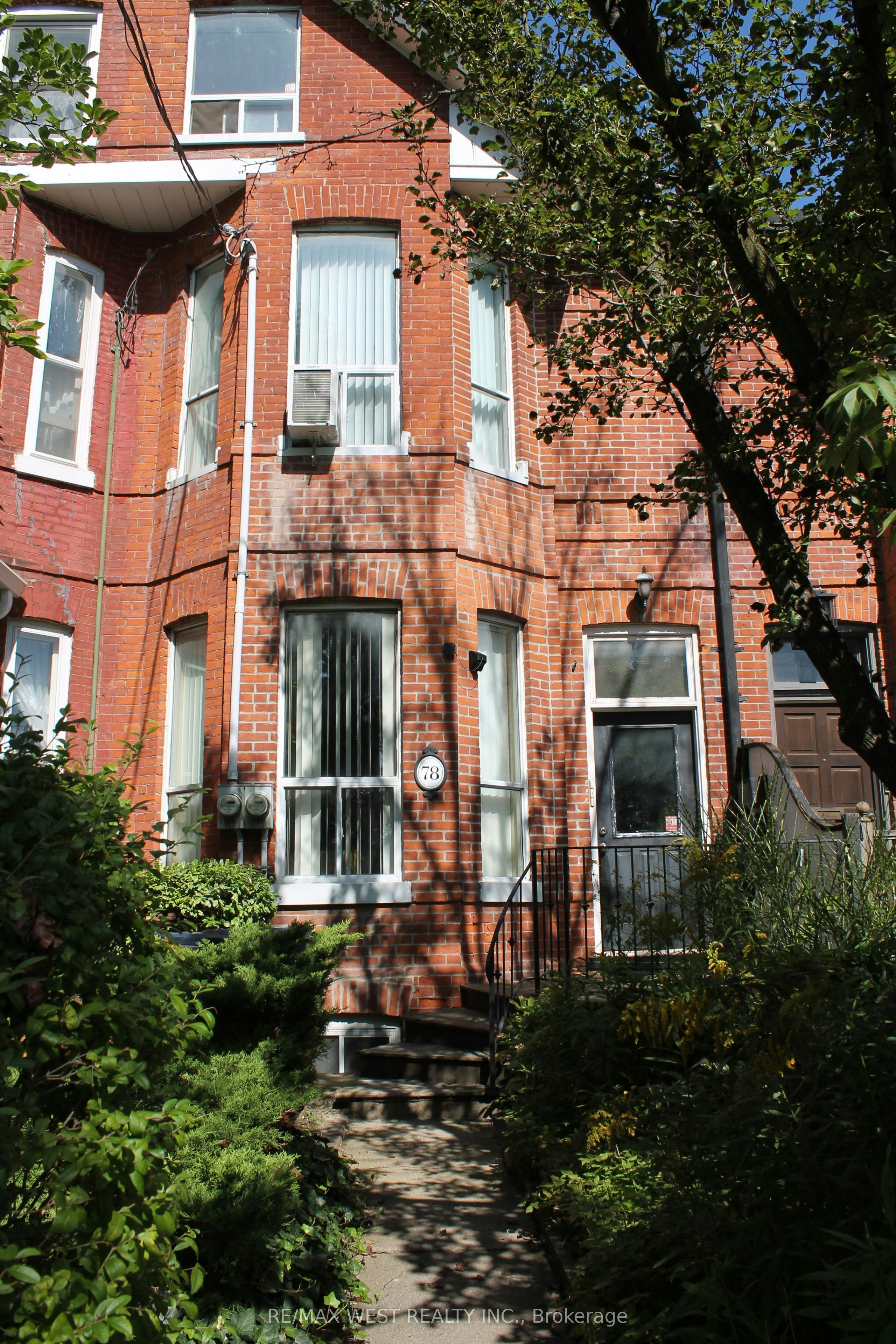 3rd Floor-78 Wright Avenue, Toronto, ON, M6R 1L2 - 3