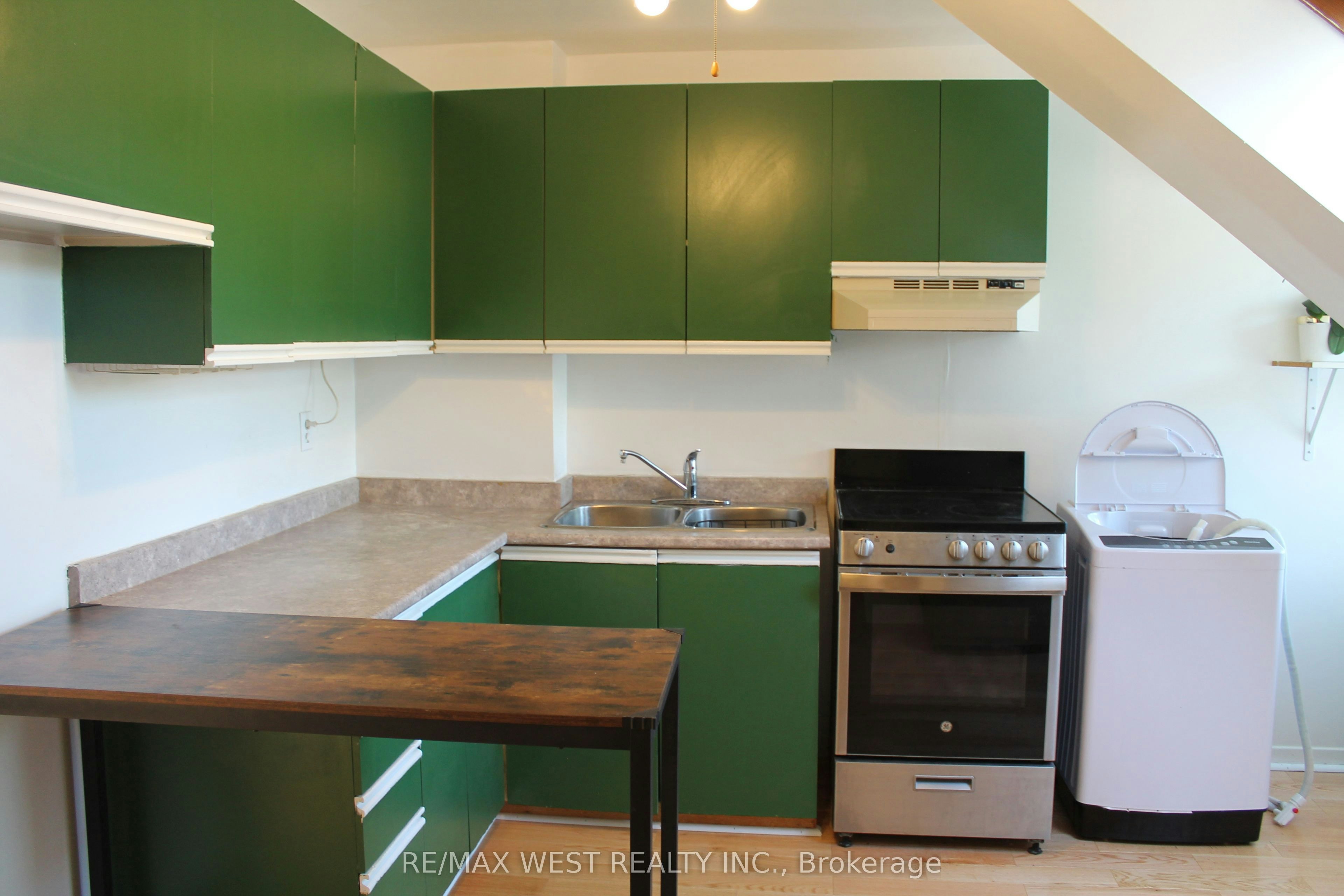 3rd Floor-78 Wright Avenue, Toronto, ON, M6R 1L2 - 7