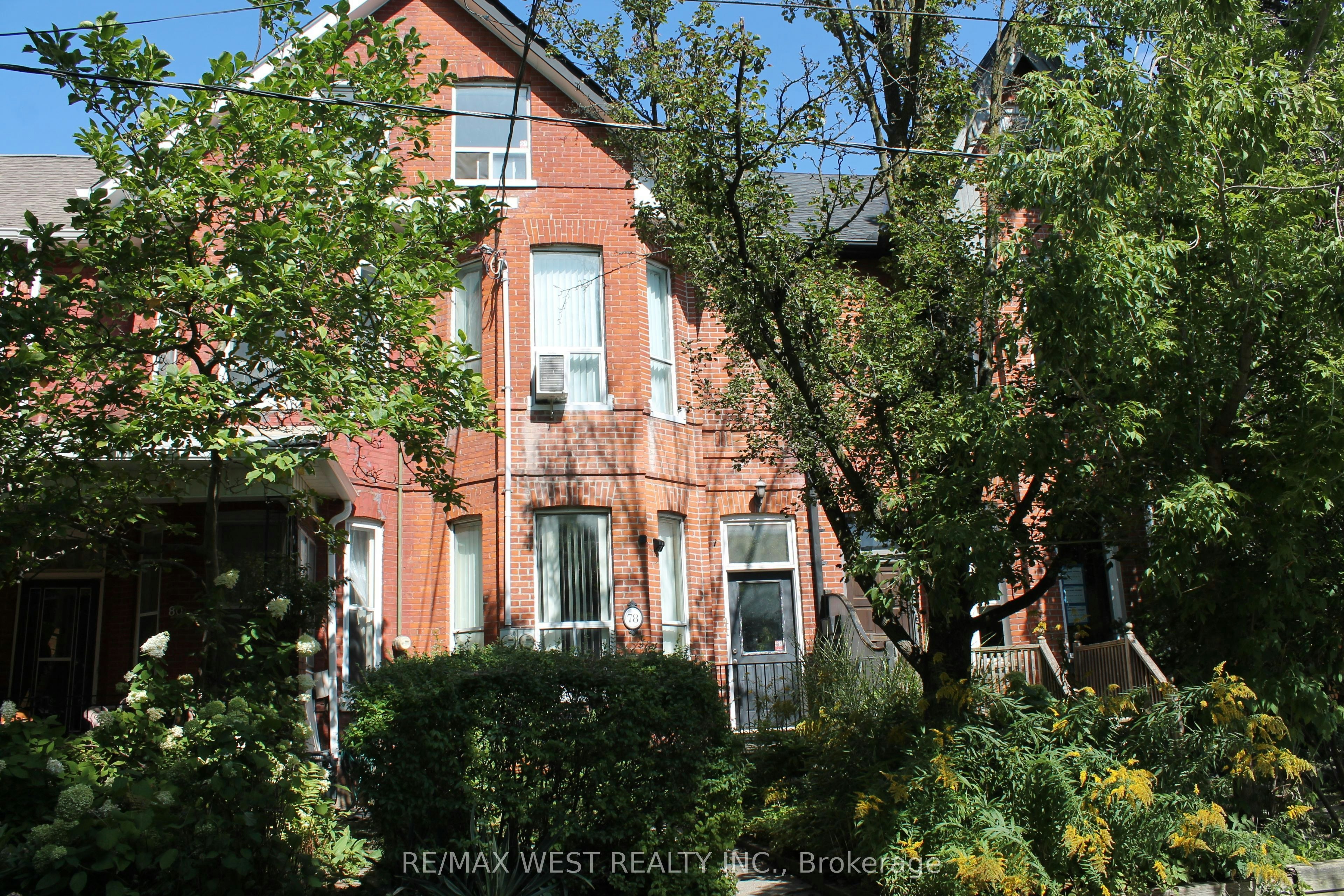 3rd Floor-78 Wright Avenue, Toronto, ON, M6R 1L2 - 2