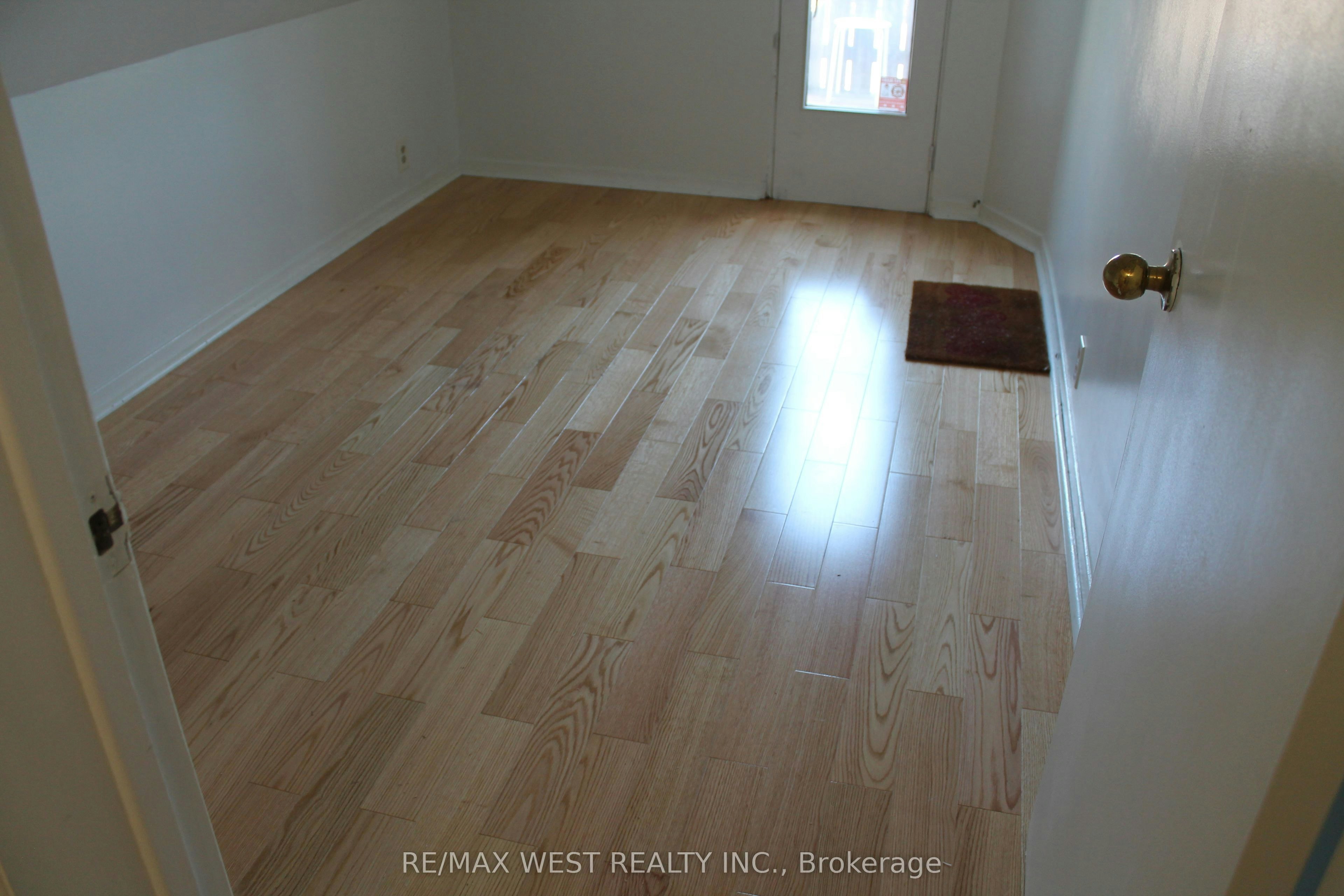 3rd Floor-78 Wright Avenue, Toronto, ON, M6R 1L2 - 11