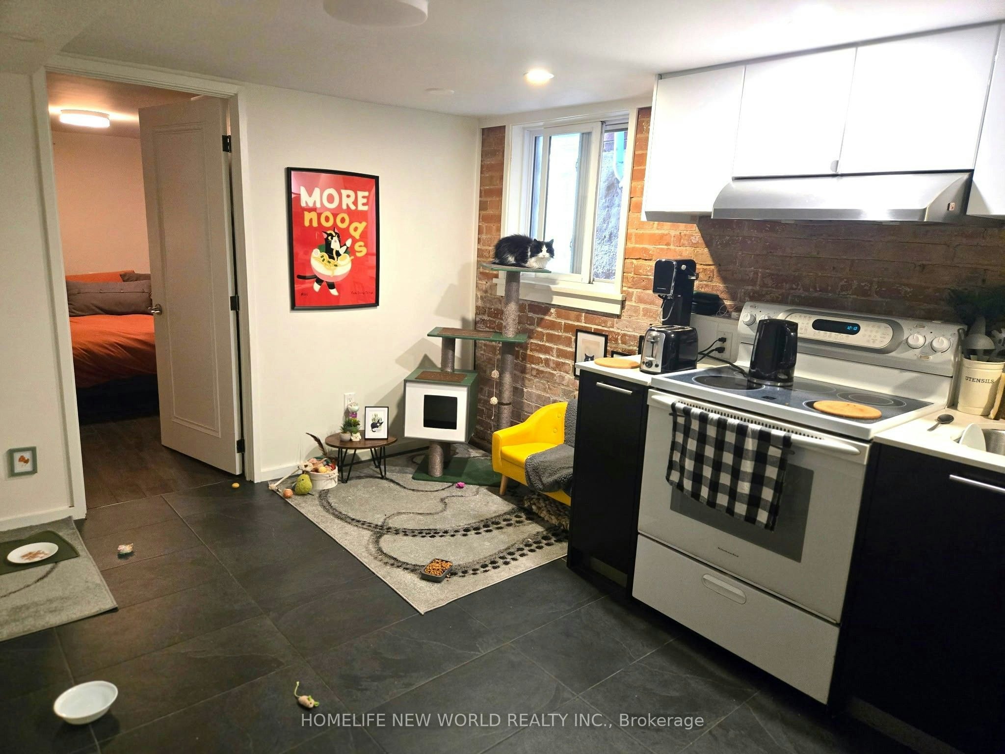Lower Level-202 Hallam Street, Toronto, ON, M6H 1X7 - 3