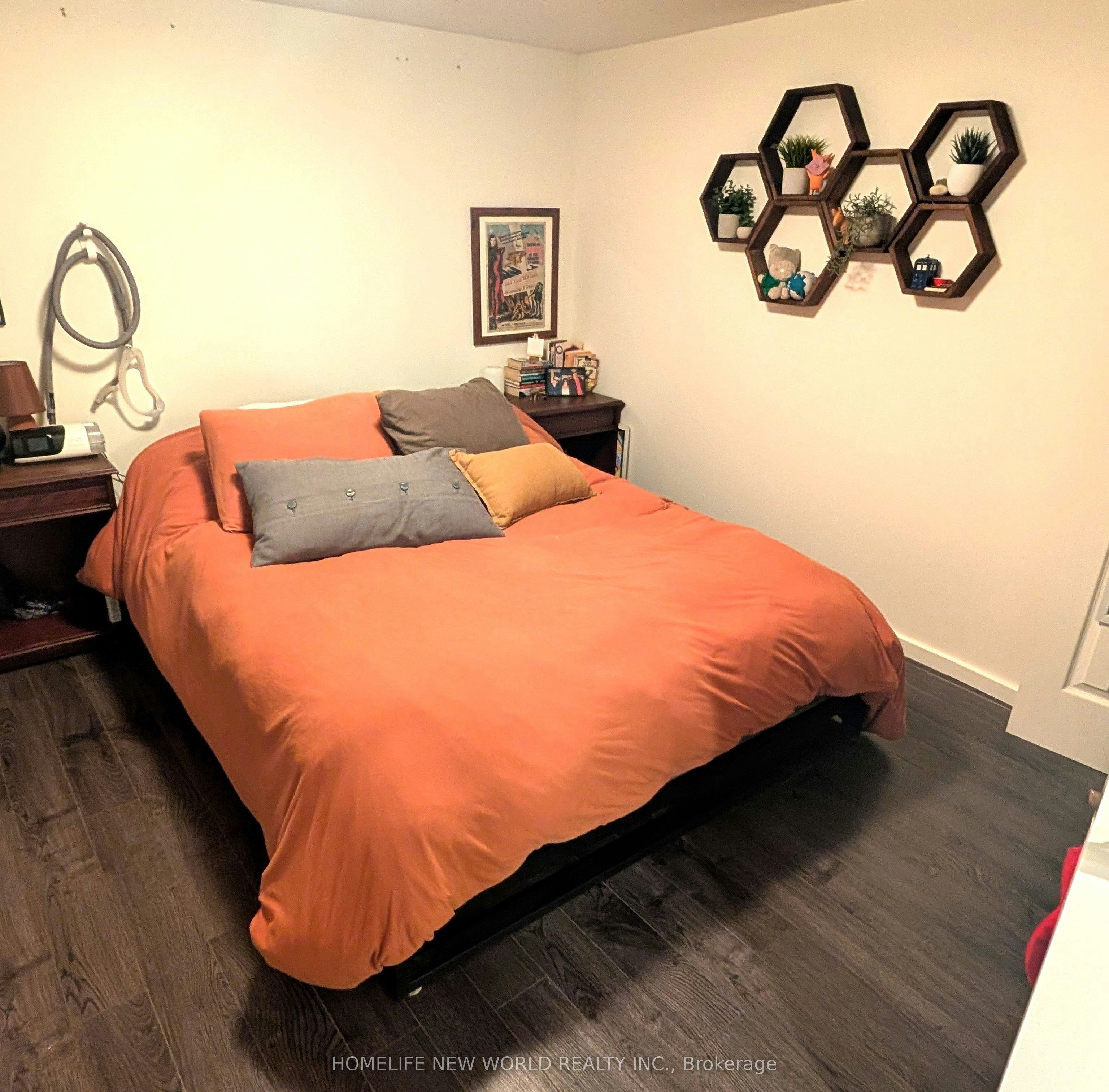 Lower Level-202 Hallam Street, Toronto, ON, M6H 1X7 - 5