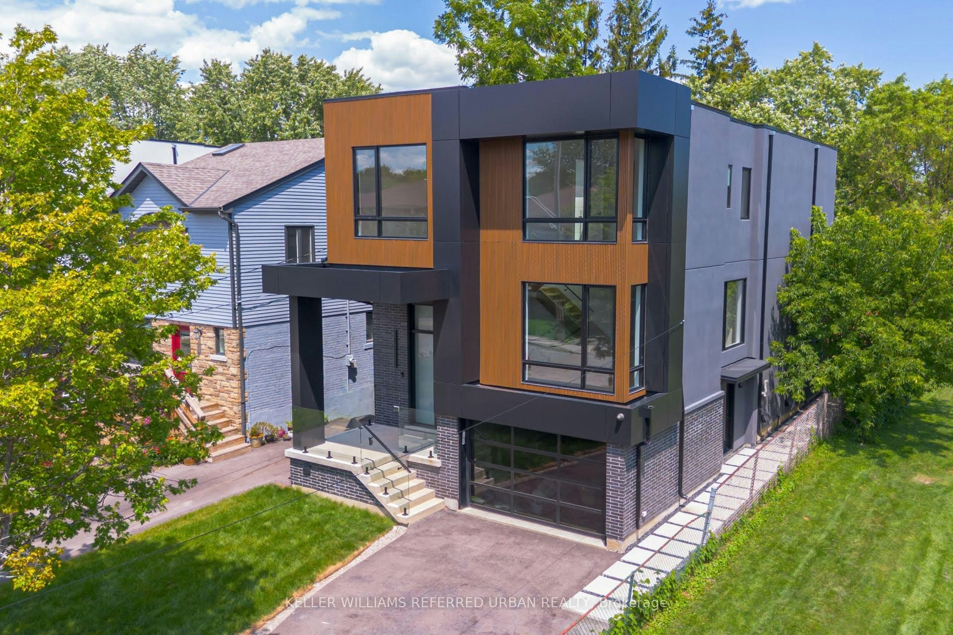 33 Twelfth Street, Toronto, ON, M8V 3G8