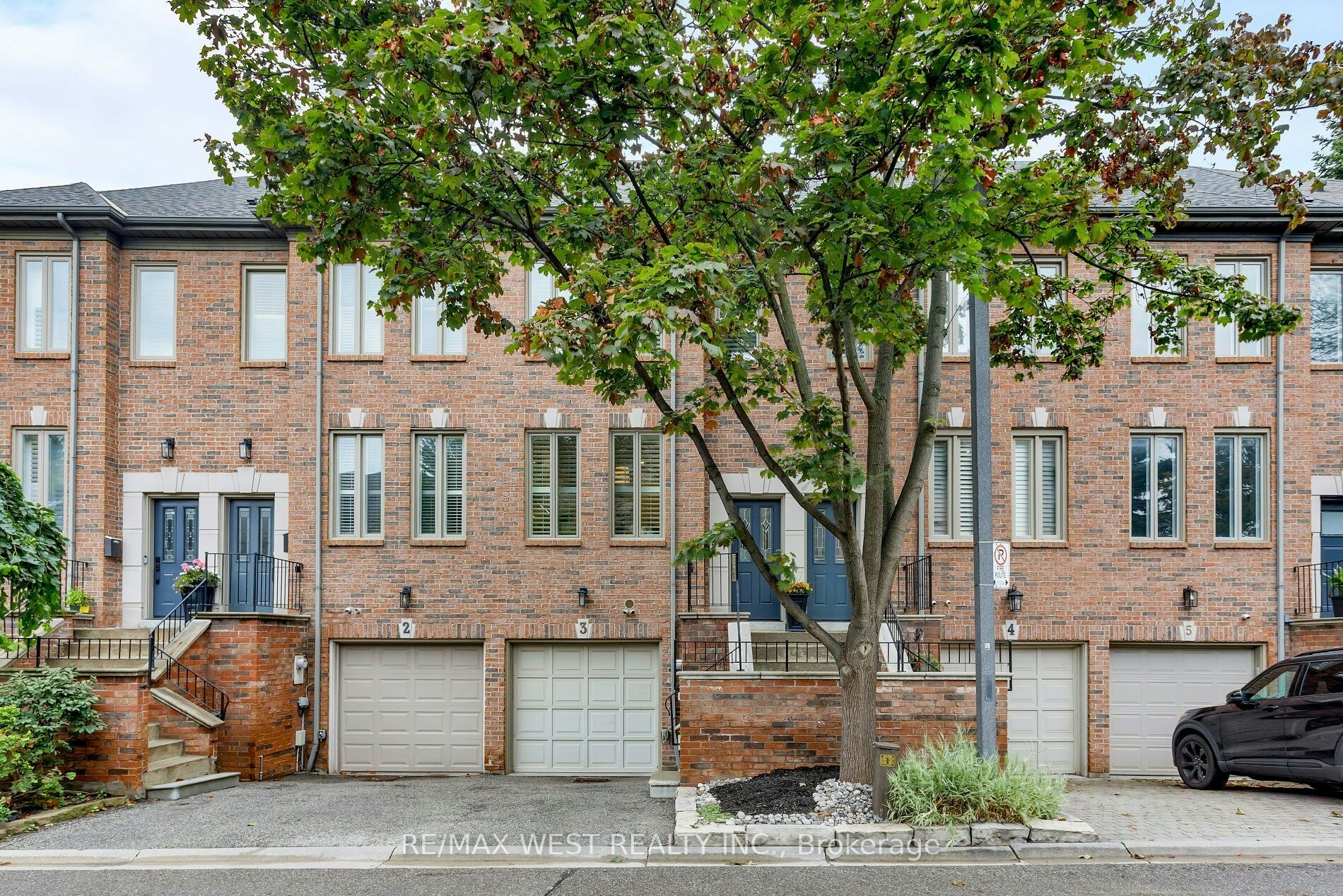 3-175 Grand Avenue, Toronto, ON, M8Y 3Y3