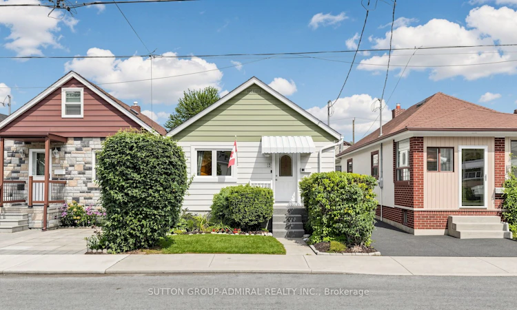 12 Laxis Avenue