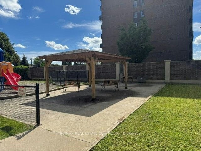 715-4 Lisa Street W, Brampton, ON, L6T 4B6 - 25