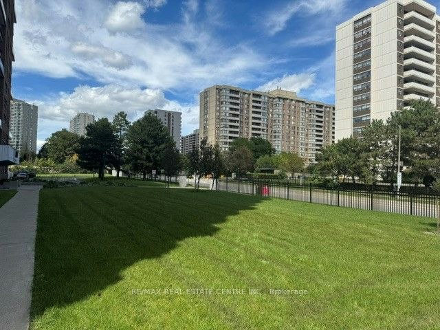 715-4 Lisa Street W, Brampton, ON, L6T 4B6 - 26