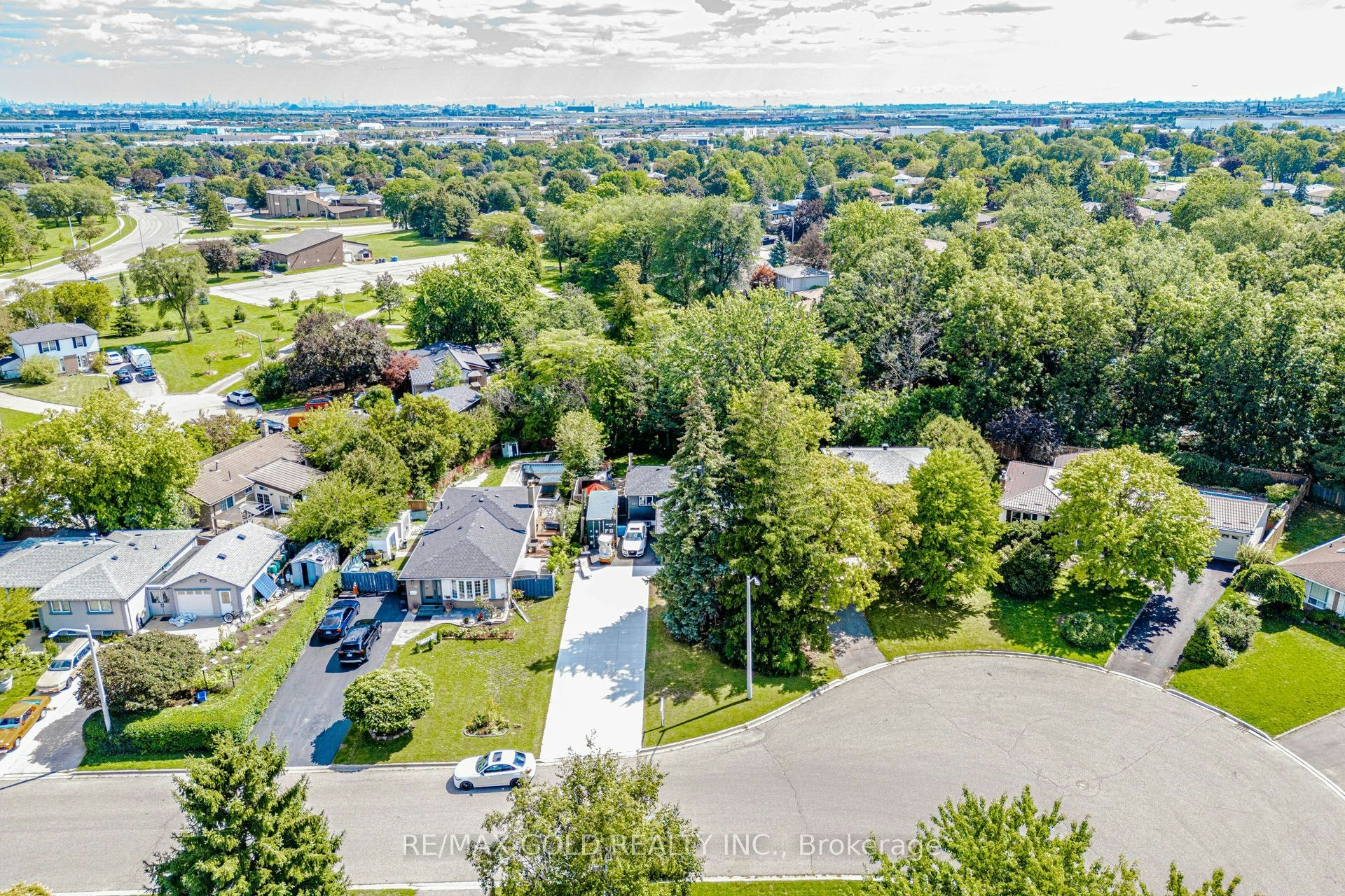 44 Deloraine Drive, Brampton, ON, L6T 1T7