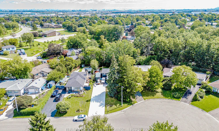 44 Deloraine Drive