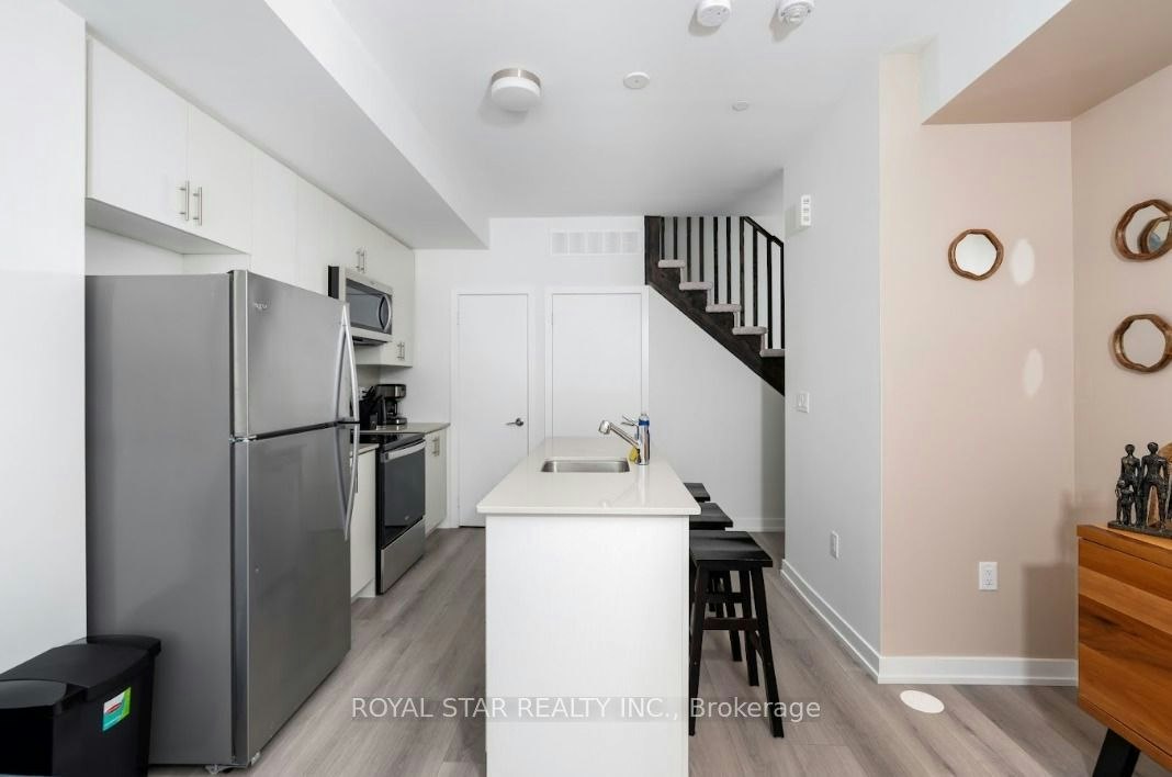 202-3562 Conolial Drive, Mississauga, ON, L5L 5R9 - 2