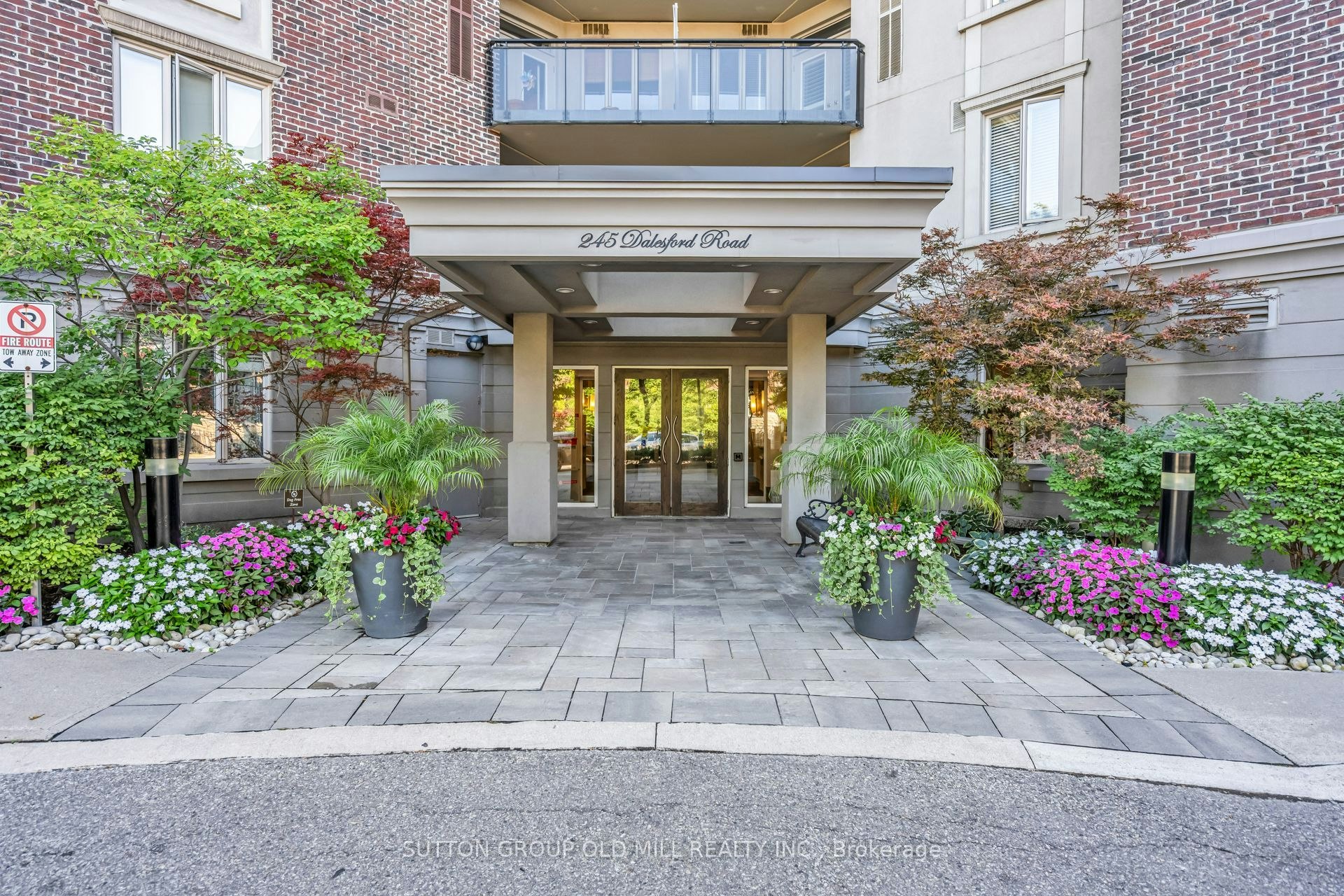 422-245 Dalesford Road, Toronto, ON, M8Y 4H7