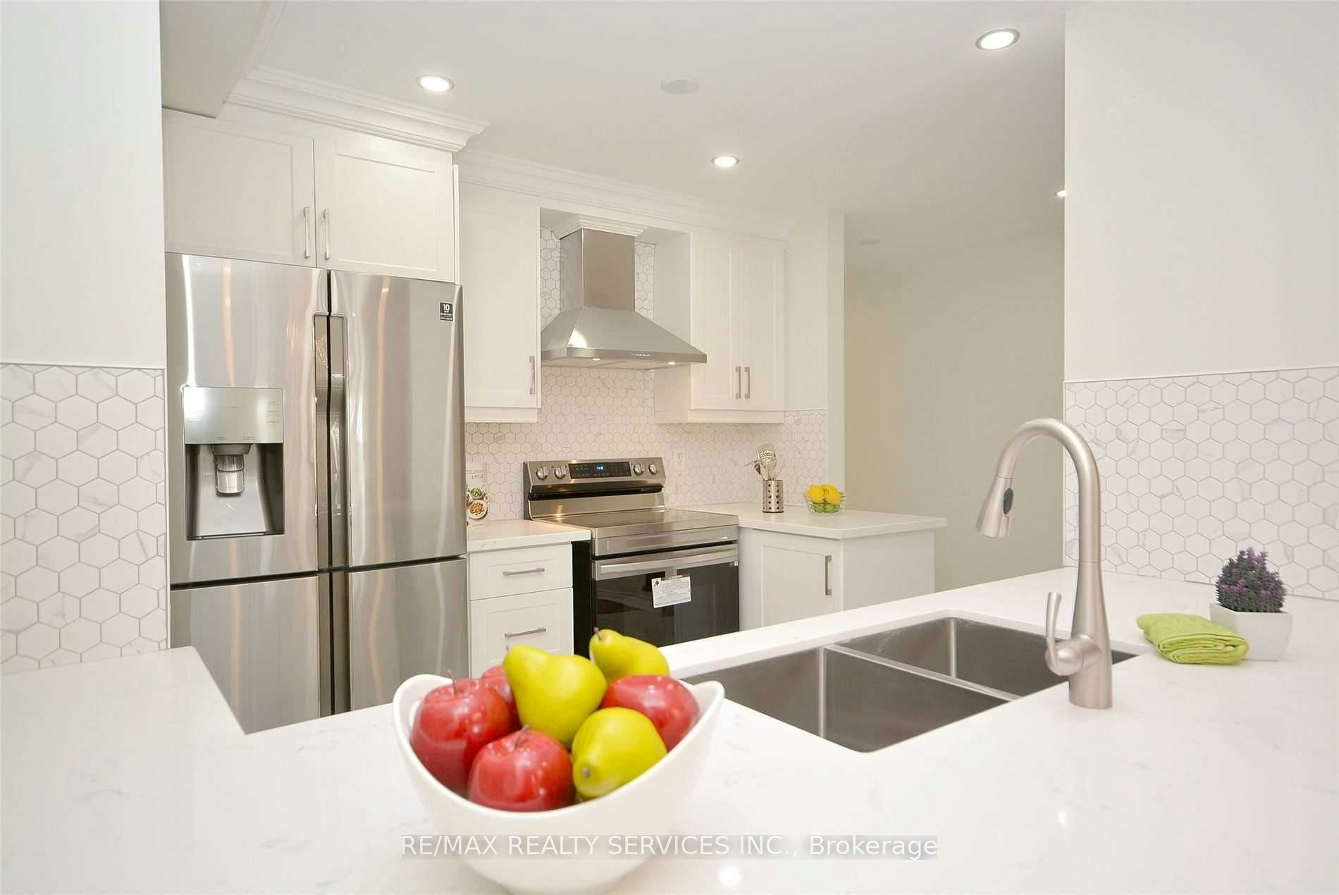 22 Berkindale Court, Brampton, ON, L6Y 5G1 - 8