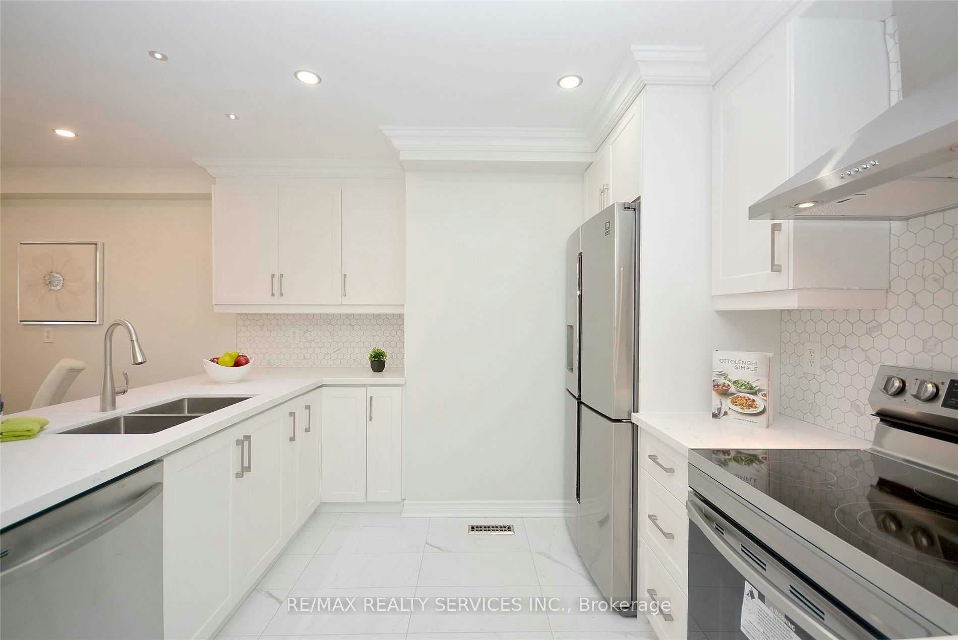22 Berkindale Court, Brampton, ON, L6Y 5G1 - 9
