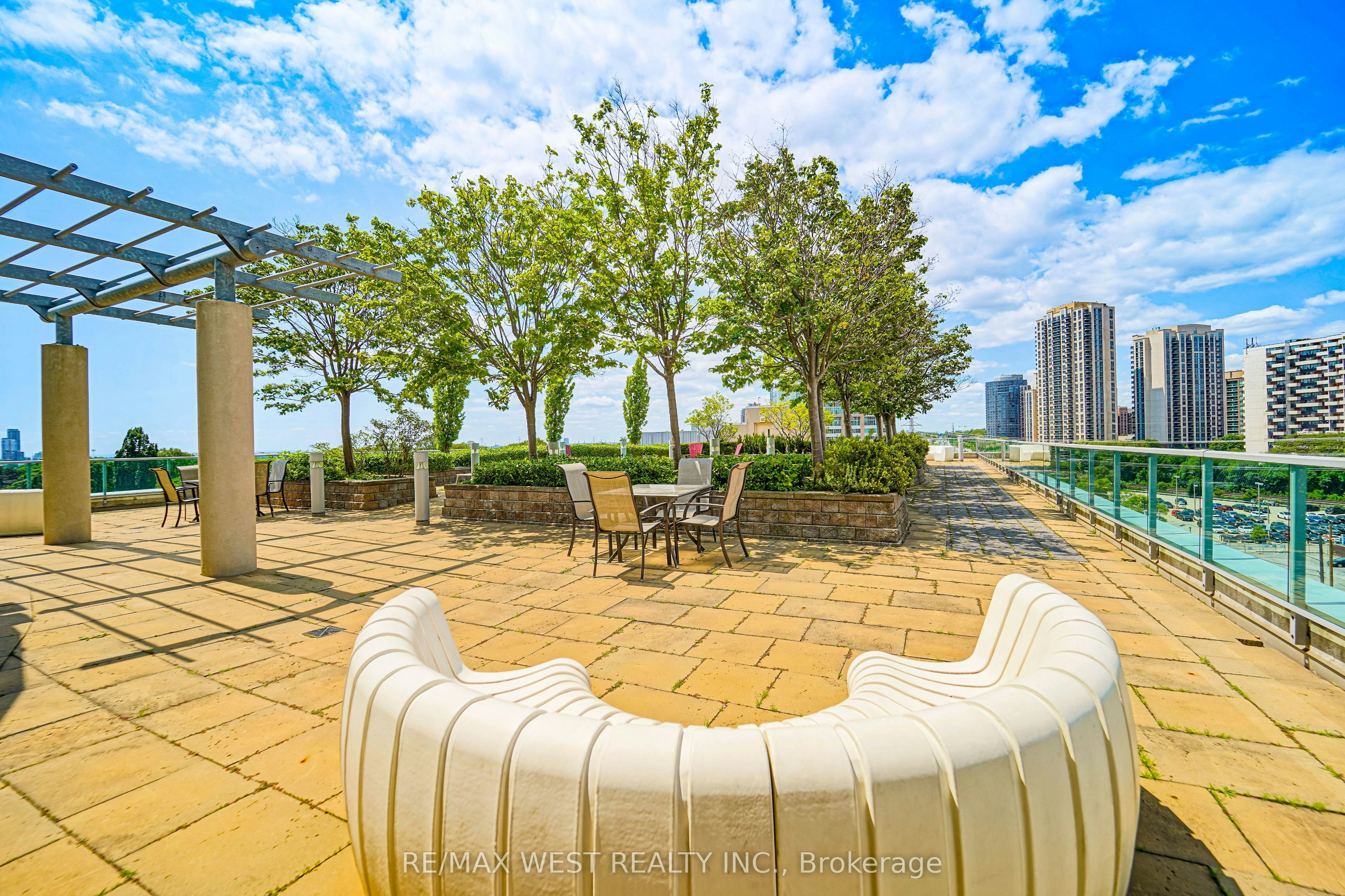 609-3391 Bloor Street W, Toronto, ON, M8X 1G3 - 8