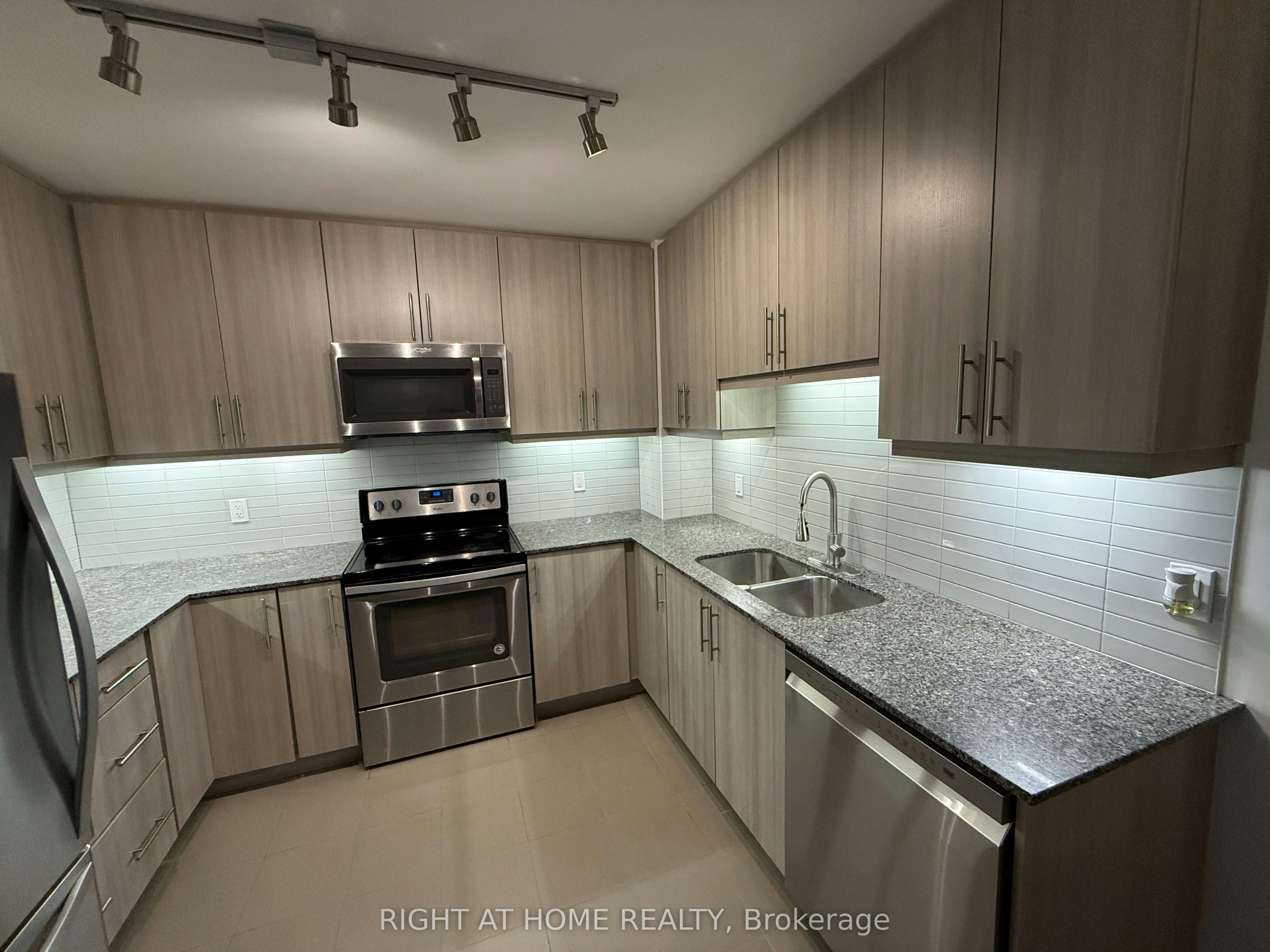 3975 Grand Park Drive, Mississauga, ON, L5B 0K4 - 14
