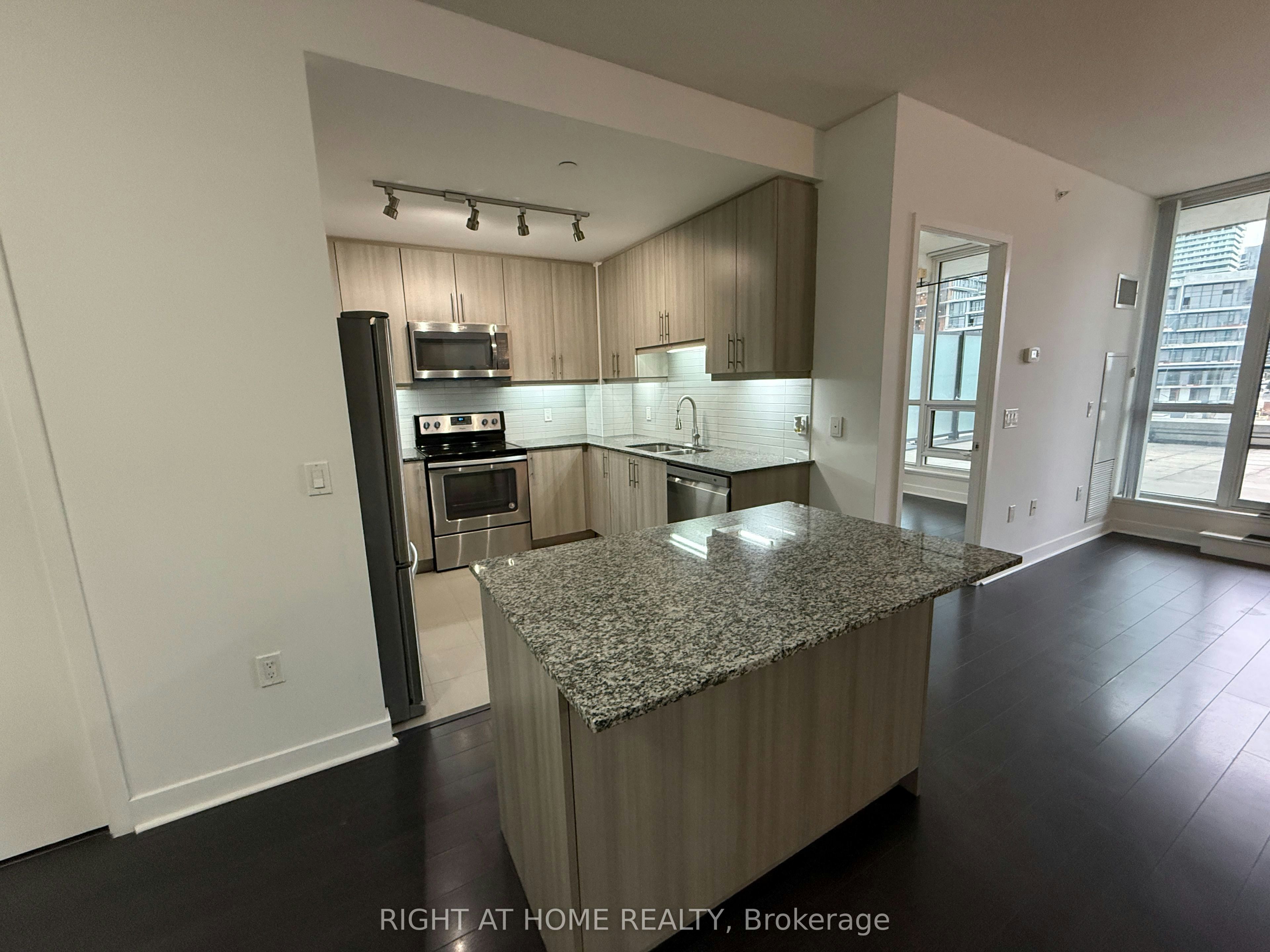 3975 Grand Park Drive, Mississauga, ON, L5B 0K4 - 16