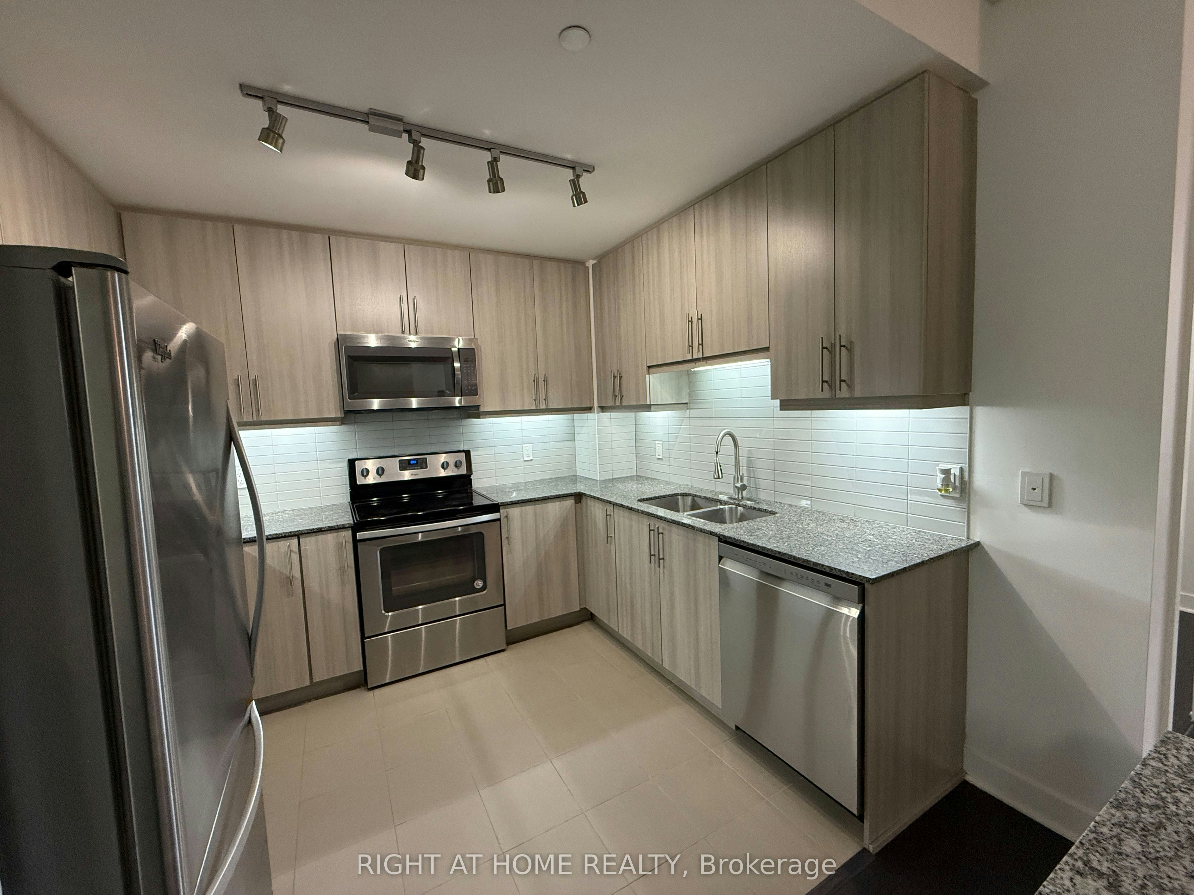 3975 Grand Park Drive, Mississauga, ON, L5B 0K4 - 13