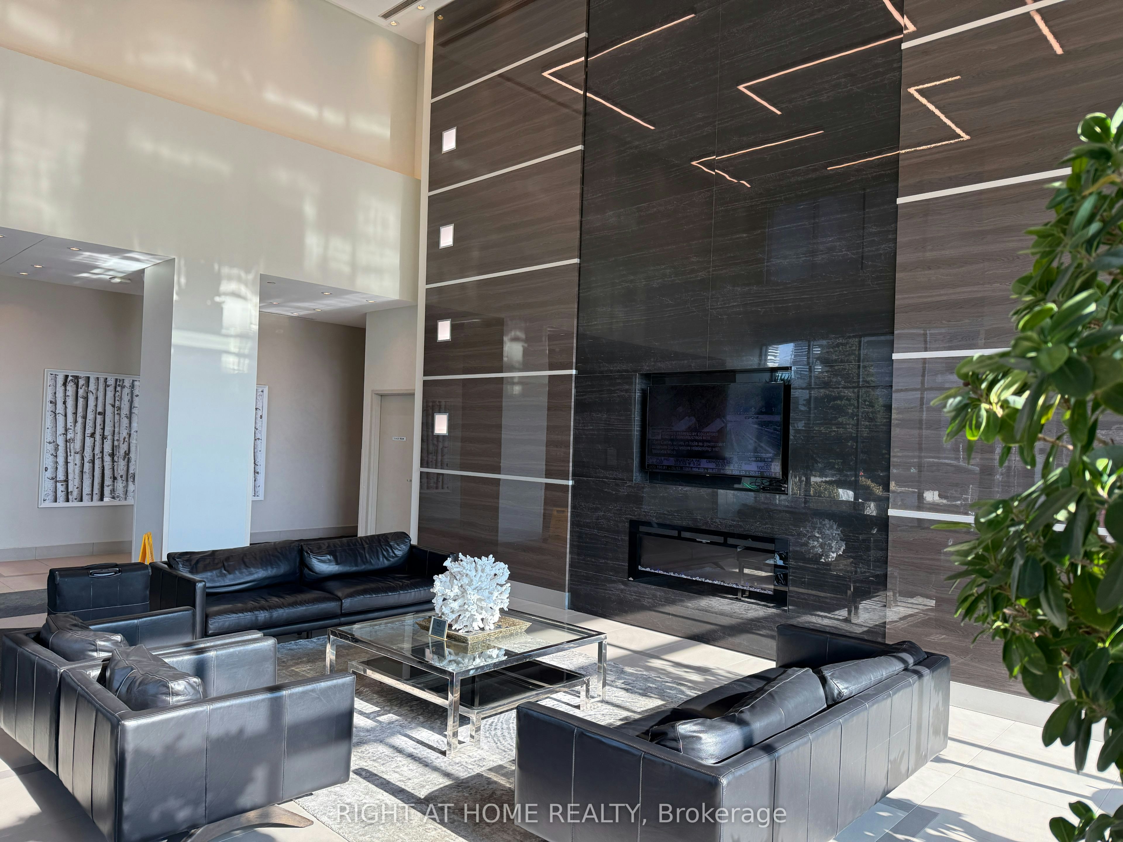 3975 Grand Park Drive, Mississauga, ON, L5B 0K4 - 4