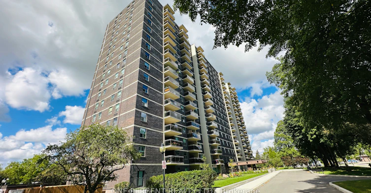 712-966 Inverhouse Drive, Mississauga, ON, L5J 4B6