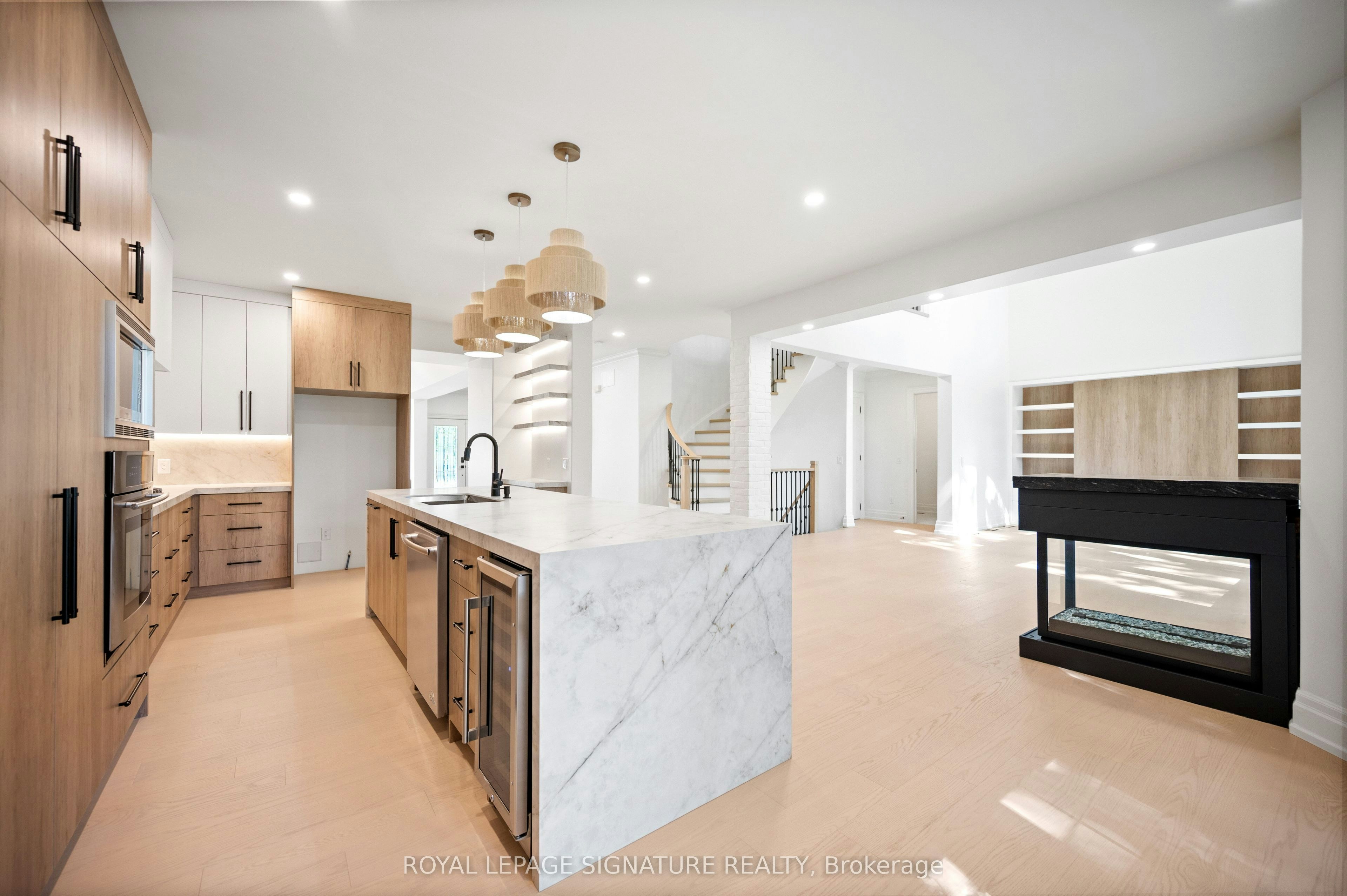 762 Duchess Drive, Mississauga, ON, L4Y 1H7 - 12