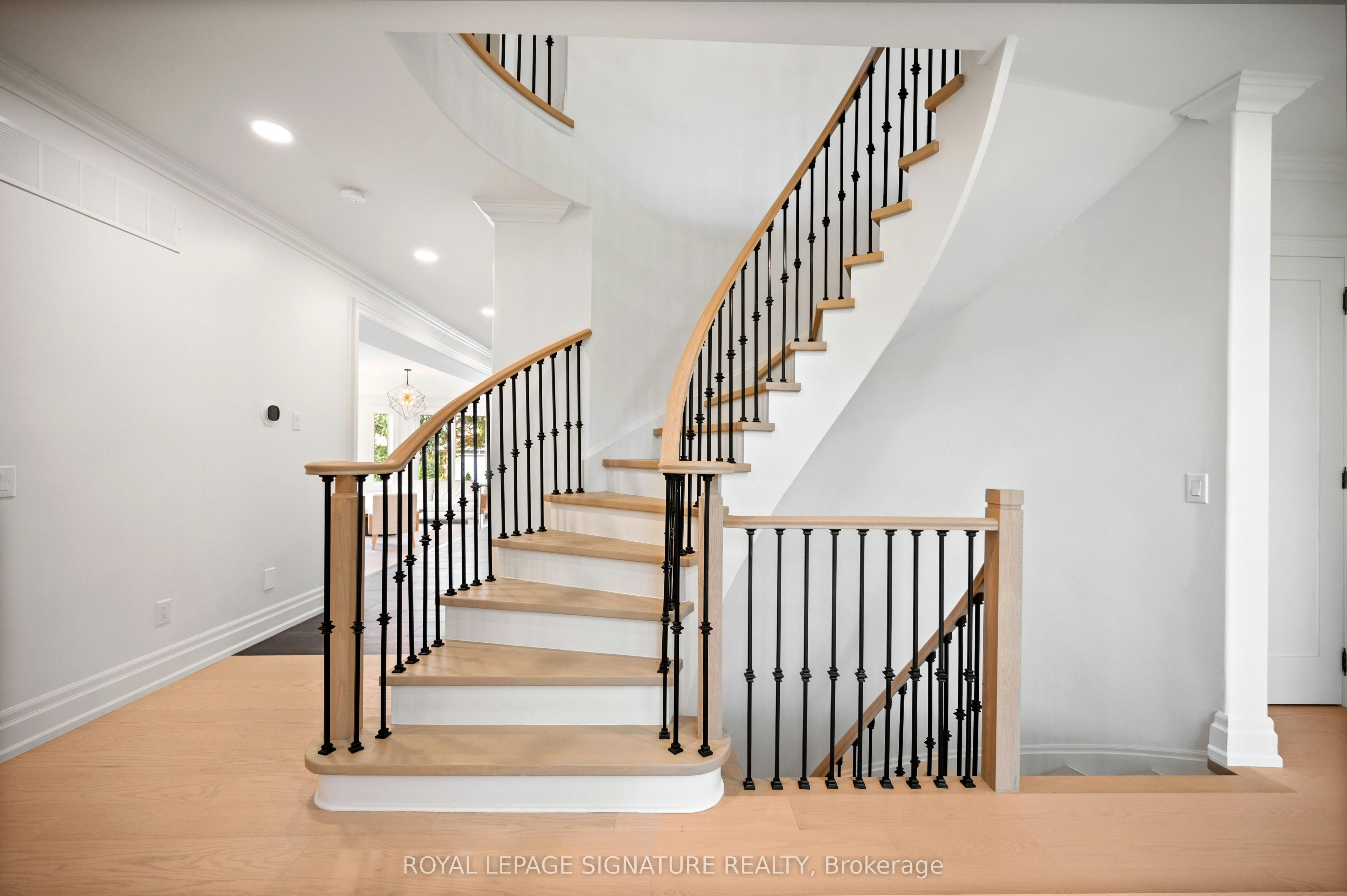 762 Duchess Drive, Mississauga, ON, L4Y 1H7 - 16