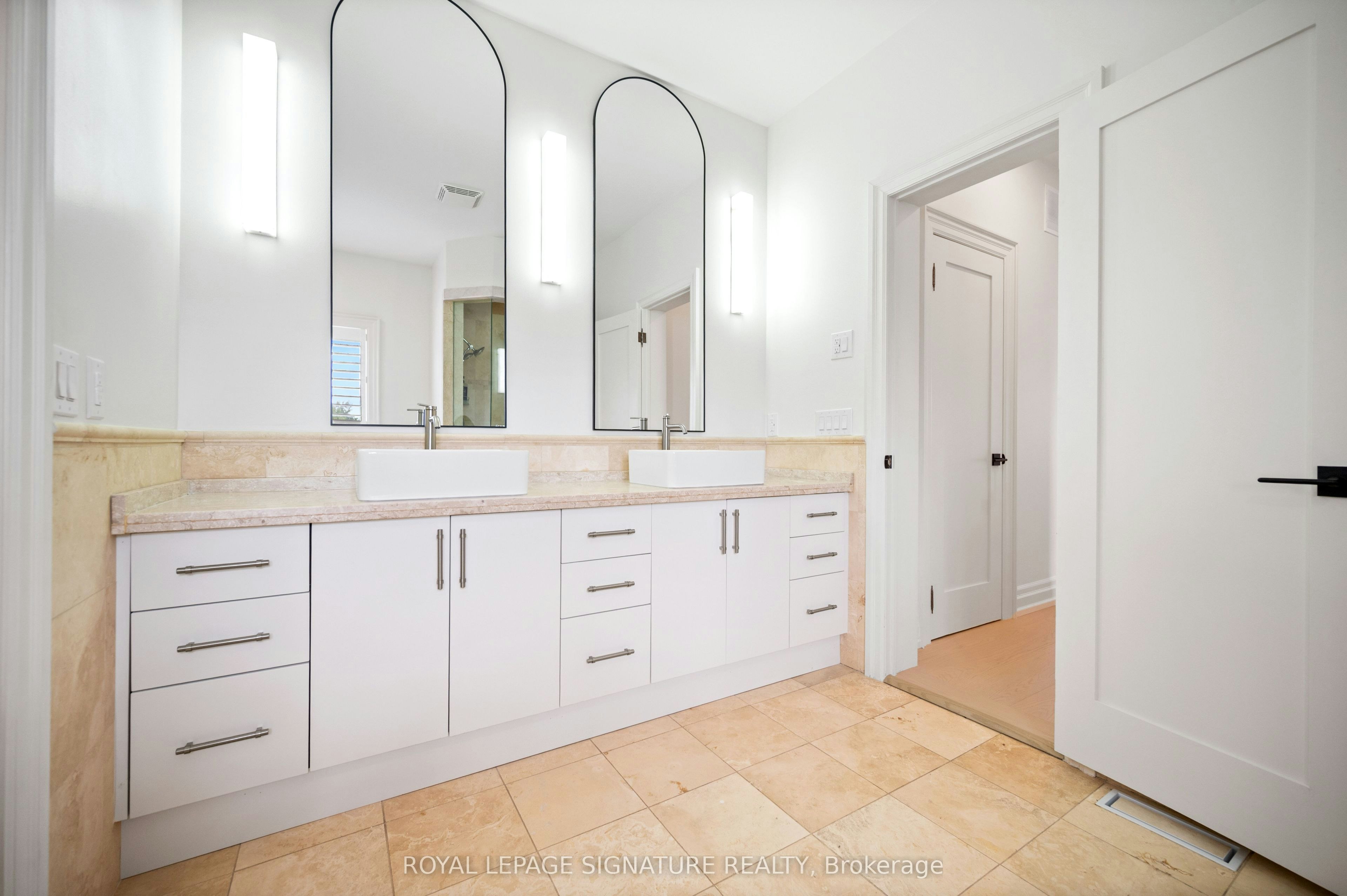 762 Duchess Drive, Mississauga, ON, L4Y 1H7 - 23