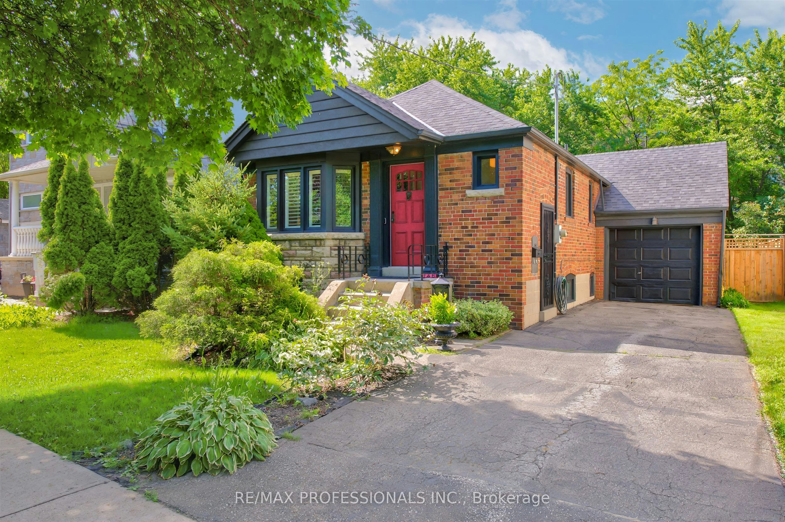 146 Government Road, Toronto, ON, M8X 1W5
