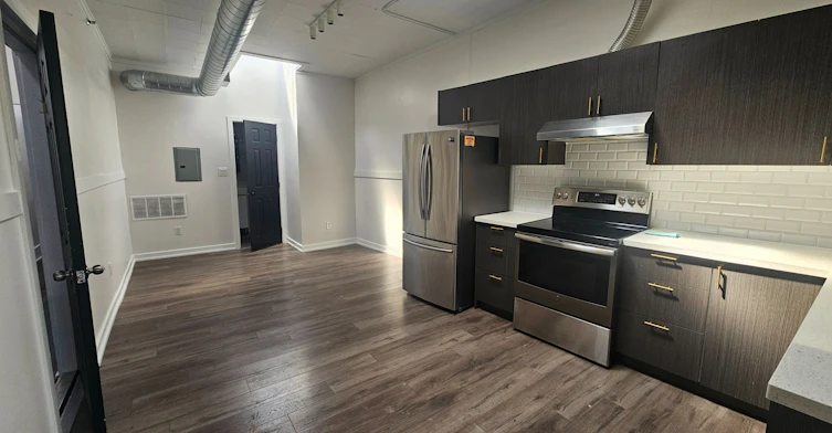 102-75 Main Street N, Brampton, ON, L6X 1M8 - 4