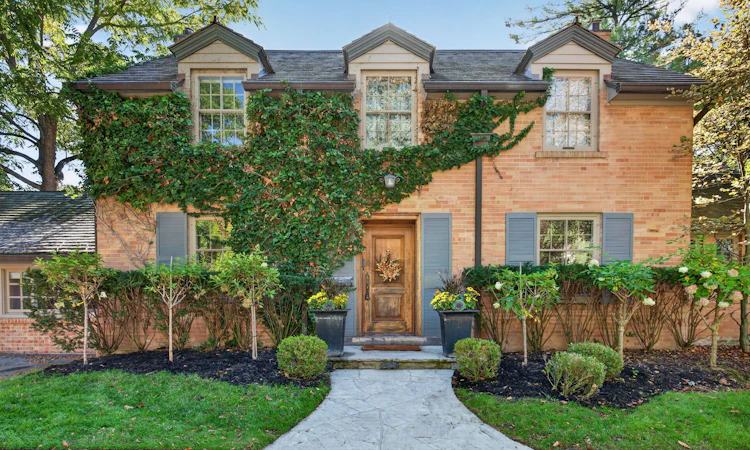 1425 Solana Crescent
