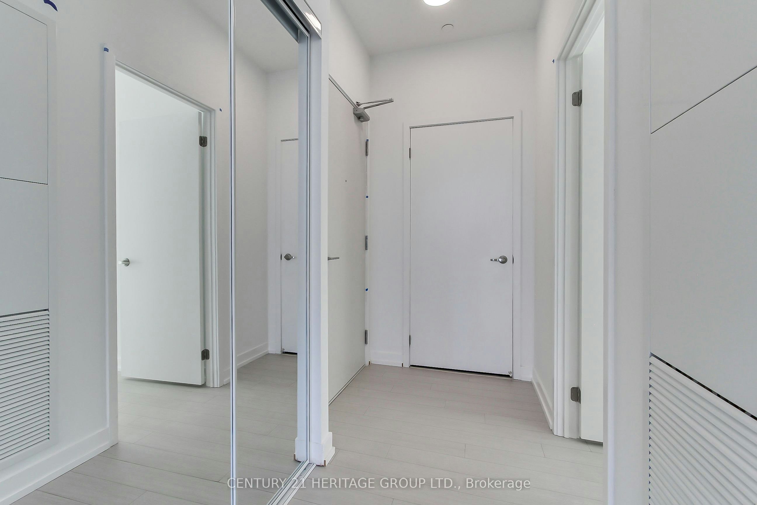 1819-4010 Eglinton Avenue, Toronto, ON, M9A 0G5 - 2