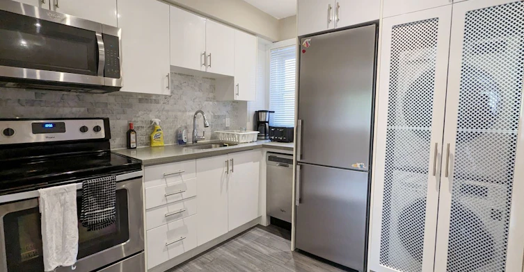 Ground-68 Garnet Avenue, Toronto, ON, M6G 1V7