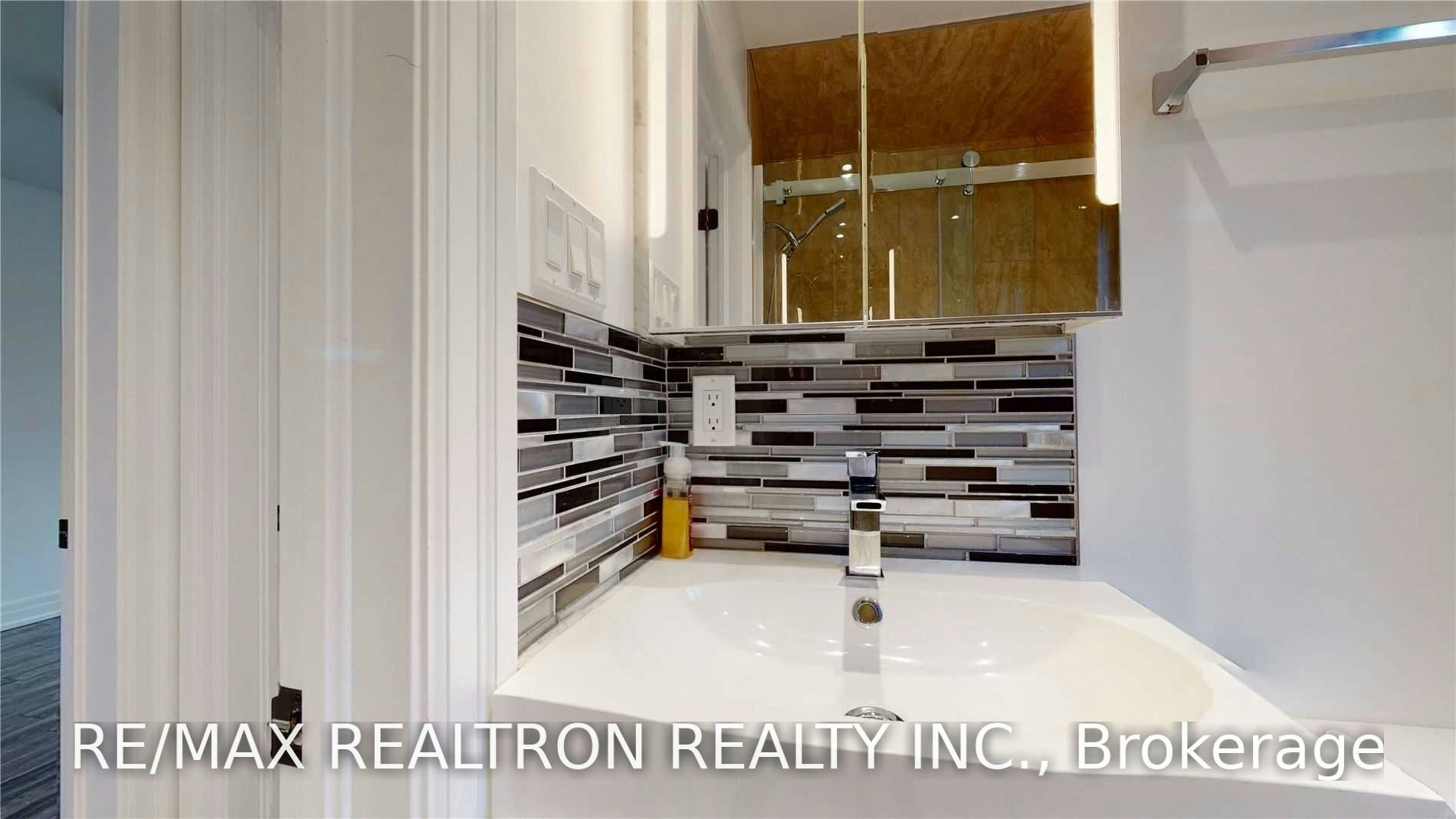 Main Floor-78 Schell Avenue, Toronto, ON, M6E 2S9 - 12