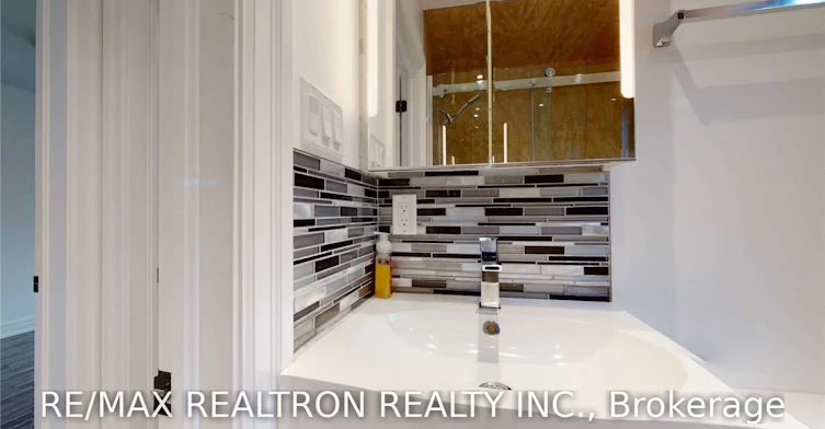 Main Floor-78 Schell Avenue, Toronto, ON, M6E 2S9 - 12