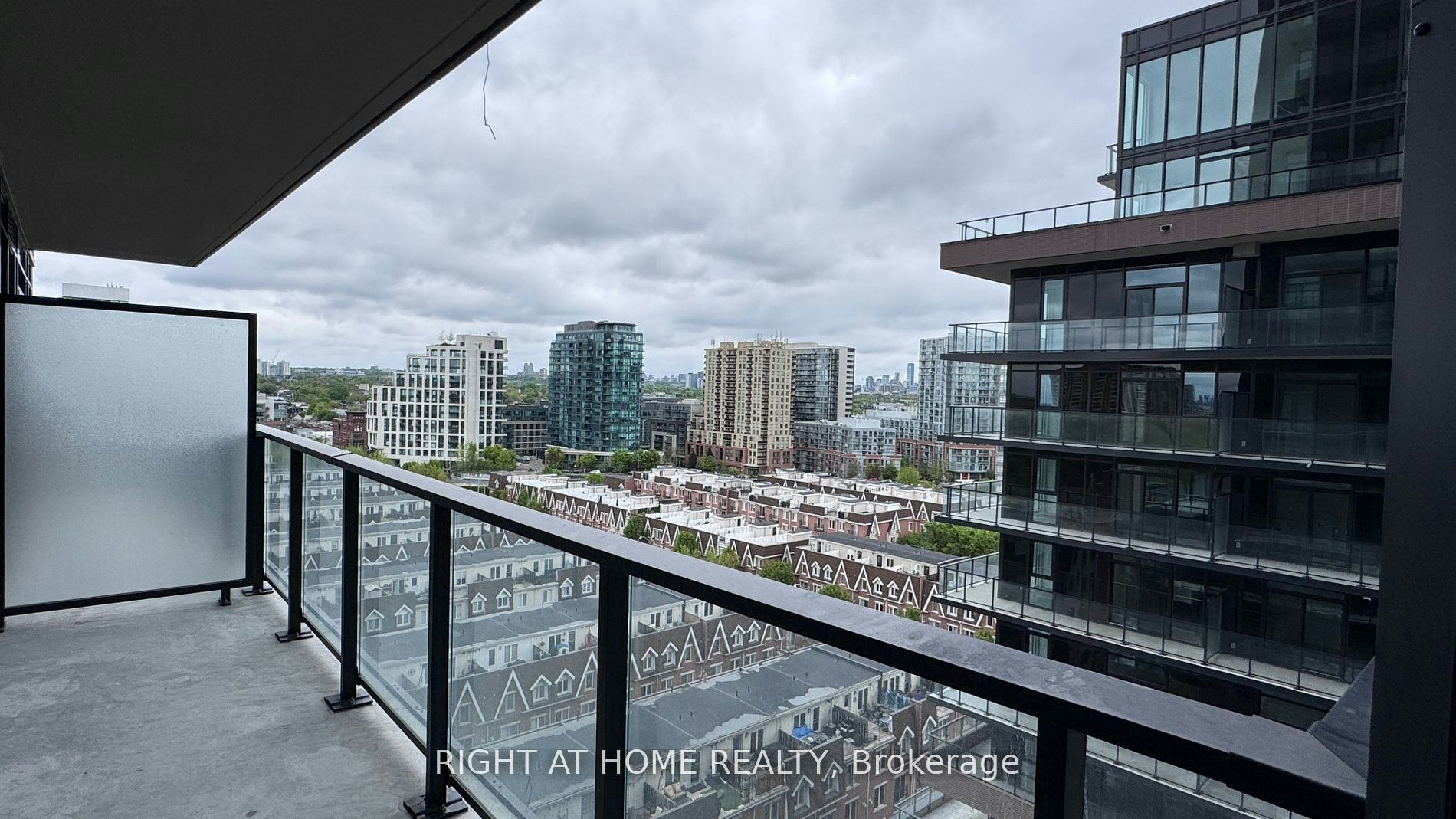 1027-285 Dufferin Street, Toronto, ON, M6K 1Z7 - 7